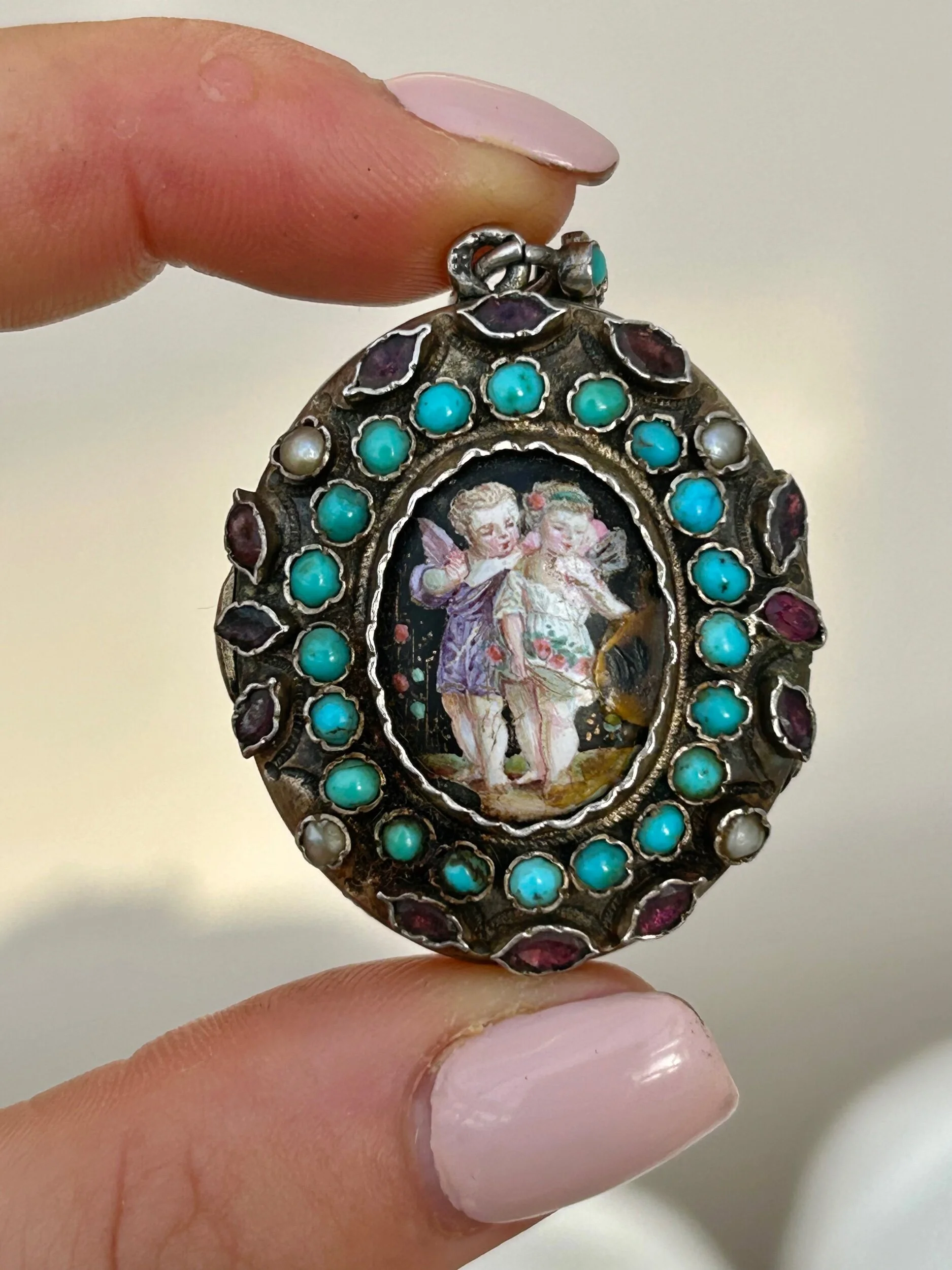 DAF0FD10-B714-41A0-9836-784D42B5B46A