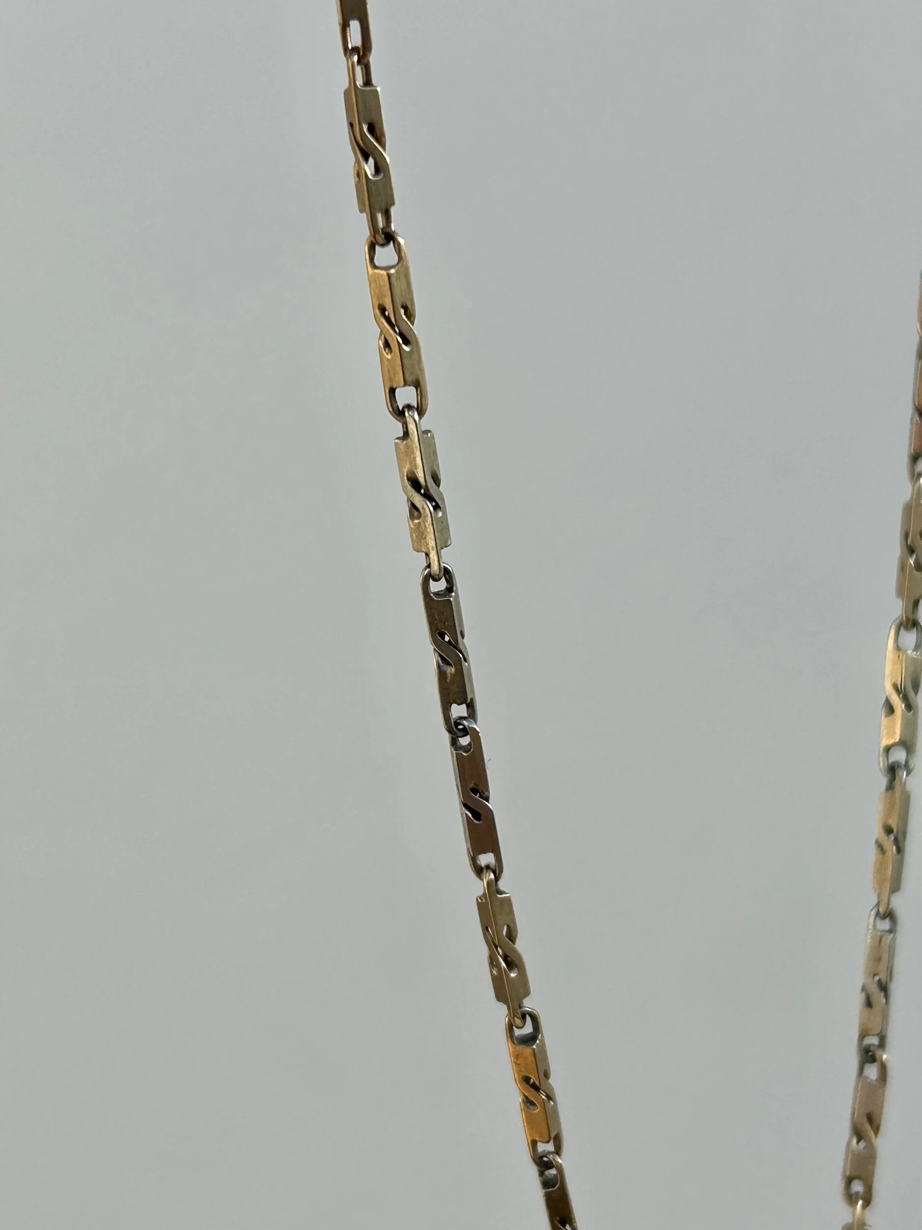 BA1718E7-8E64-4FE1-8F7D-A819228E545E