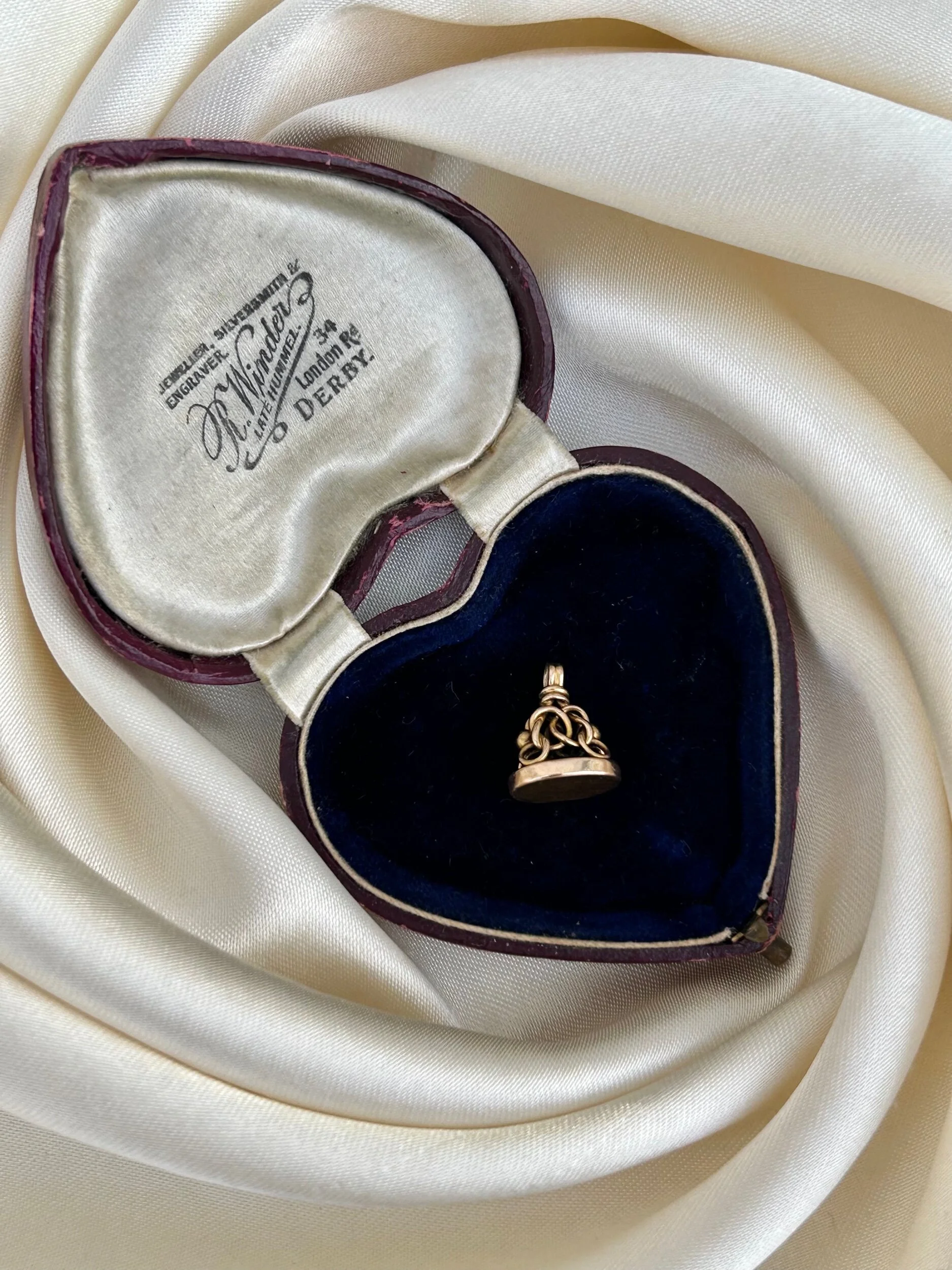 628D9AA3-8C76-4A09-9BE0-A3C8D48BC2BC