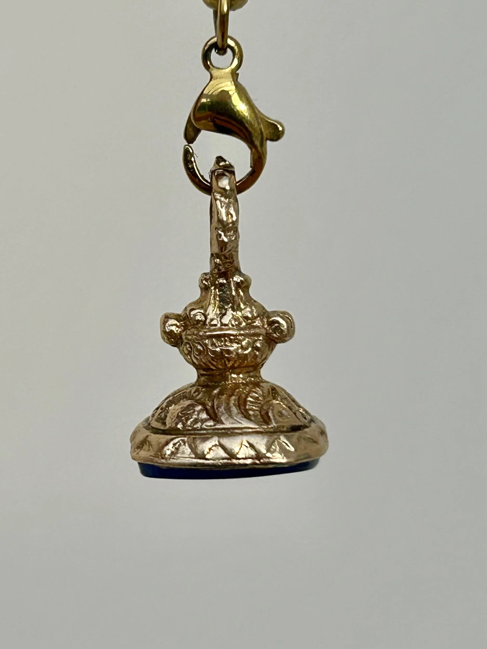 AF787D70-F72A-4FB3-8305-843E53D6C9F6