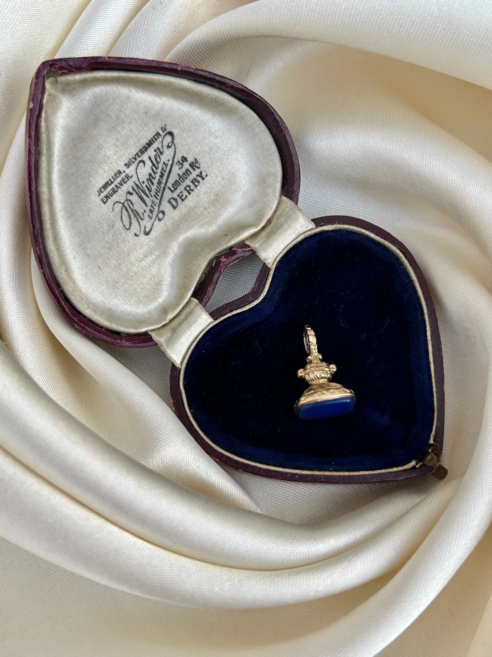 A1209538-3963-4683-B4F8-4953D3549B97