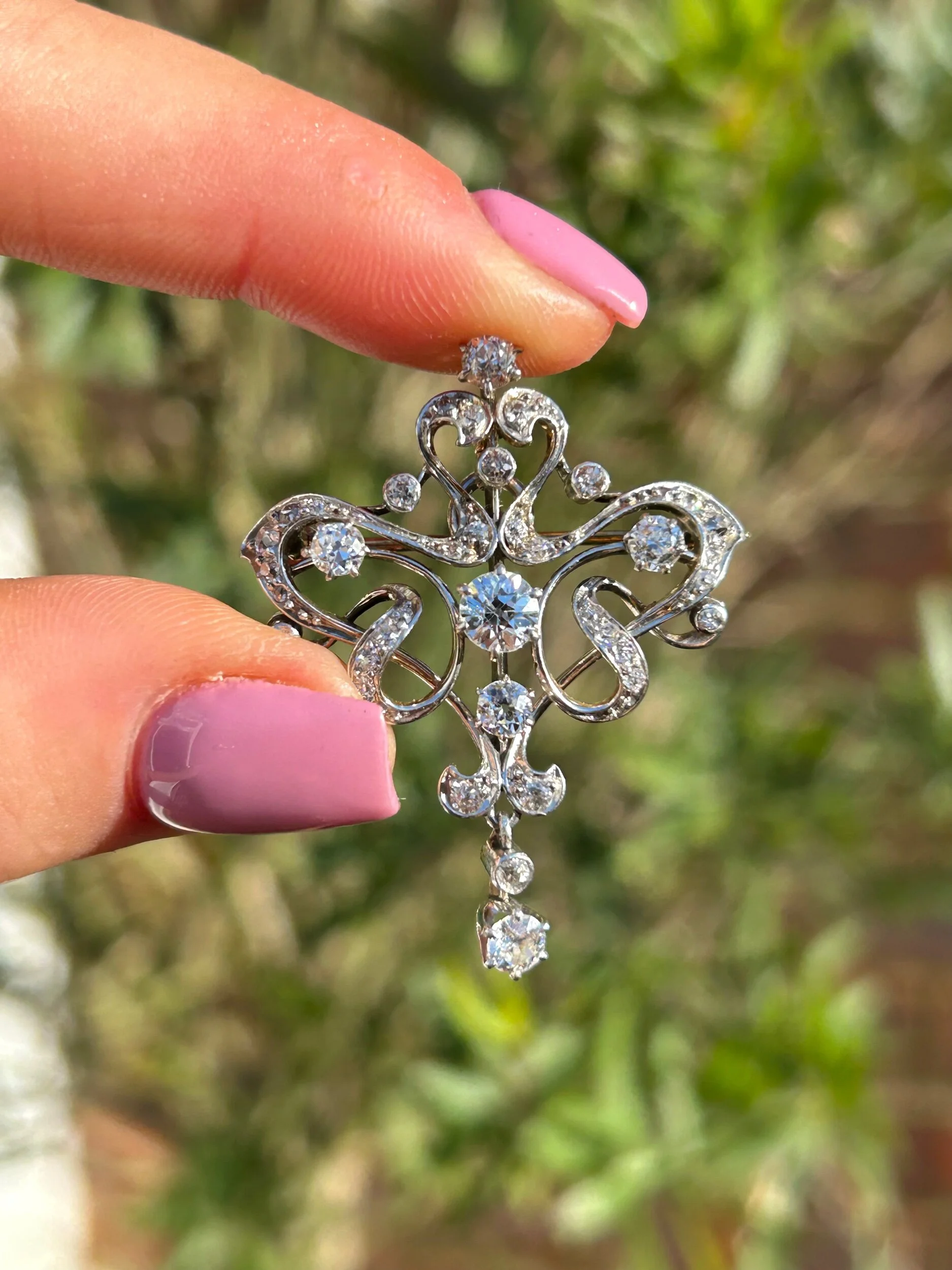 FFFC93B8-4071-494D-B640-909BAC38F711