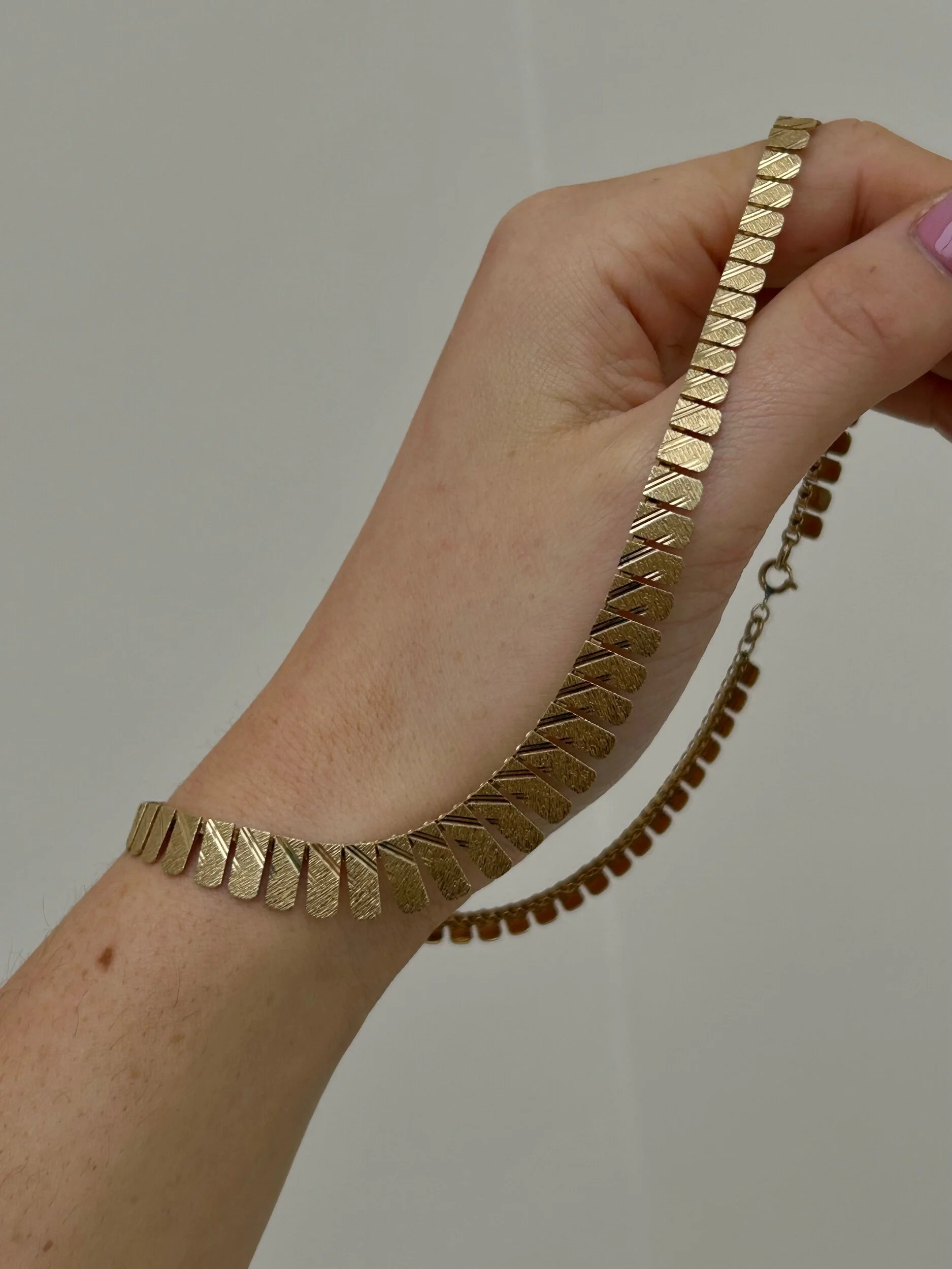 24391CE3-4595-47F8-A147-311C1820F3AD