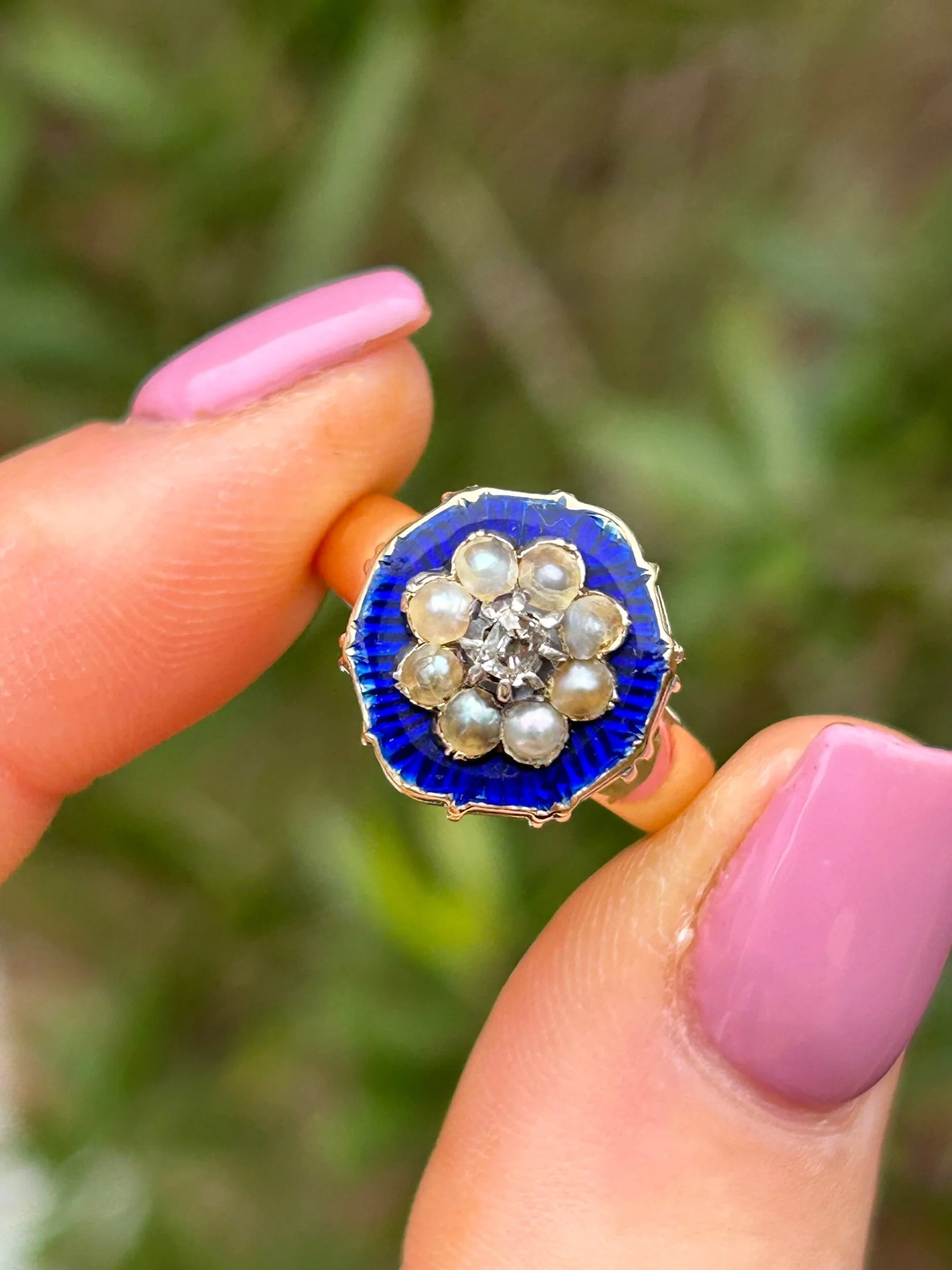 B8B02D19-03A7-4637-A07F-72D9B3E2090E