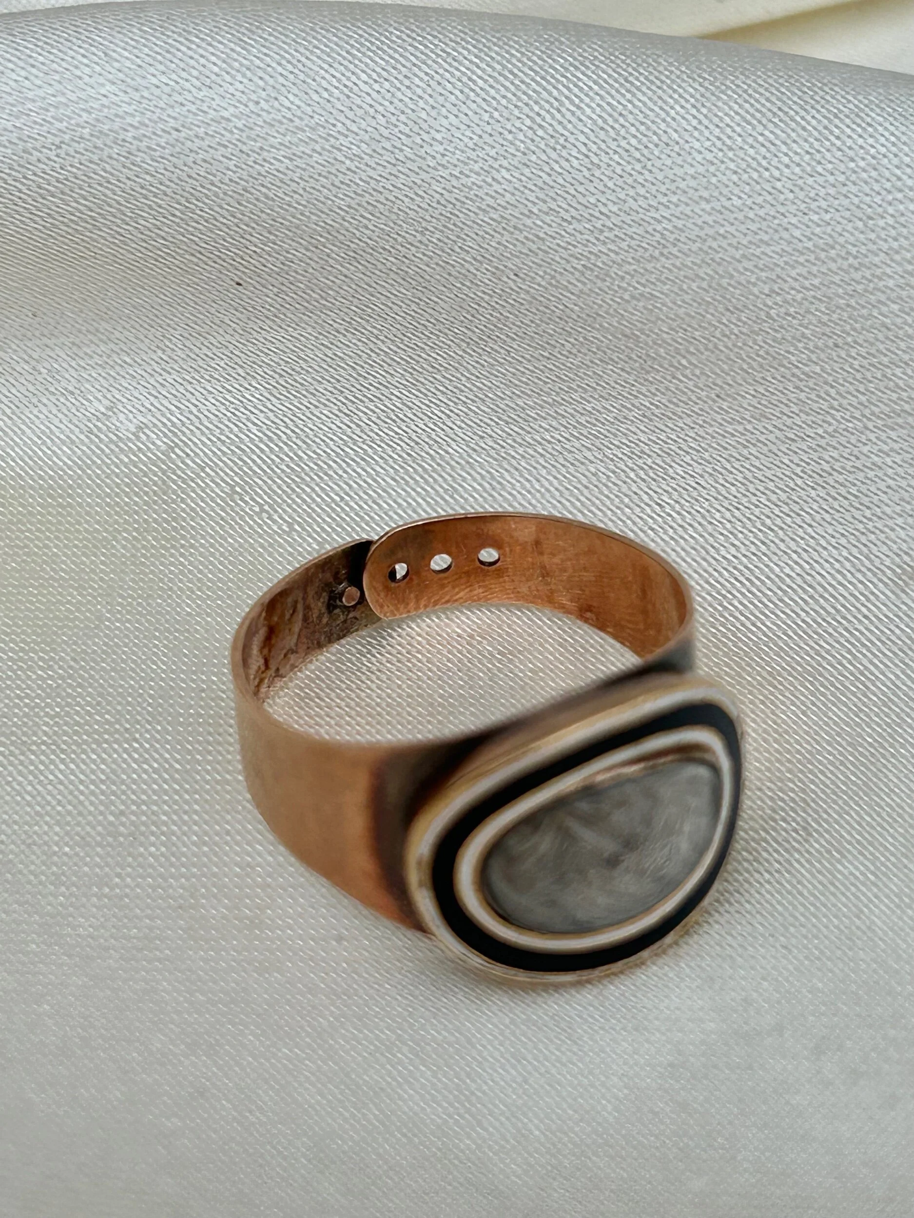 1714FC62-5109-4B1C-B32F-03418B2D942D