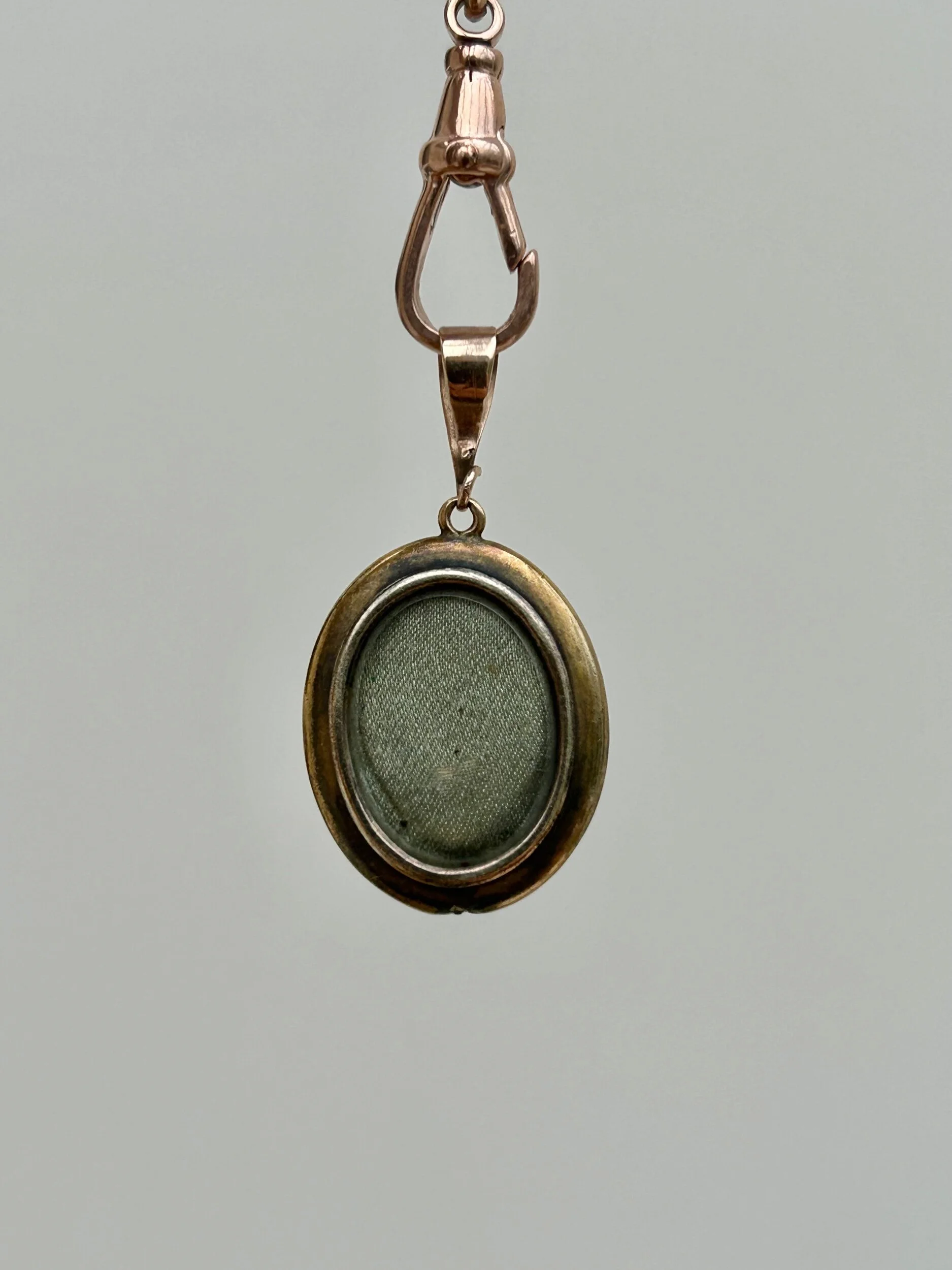 1CDC6DDD-BC00-4959-87D7-655E70F87E12