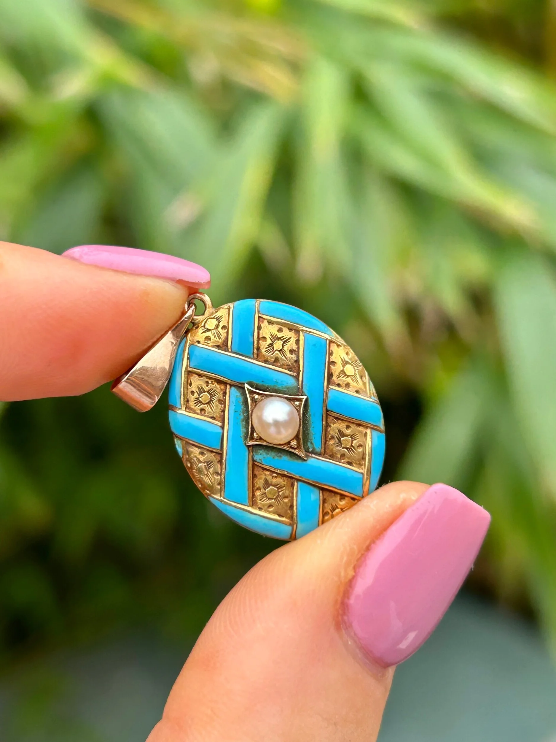 5C0F737A-3FBD-4322-A621-C882B919E56C