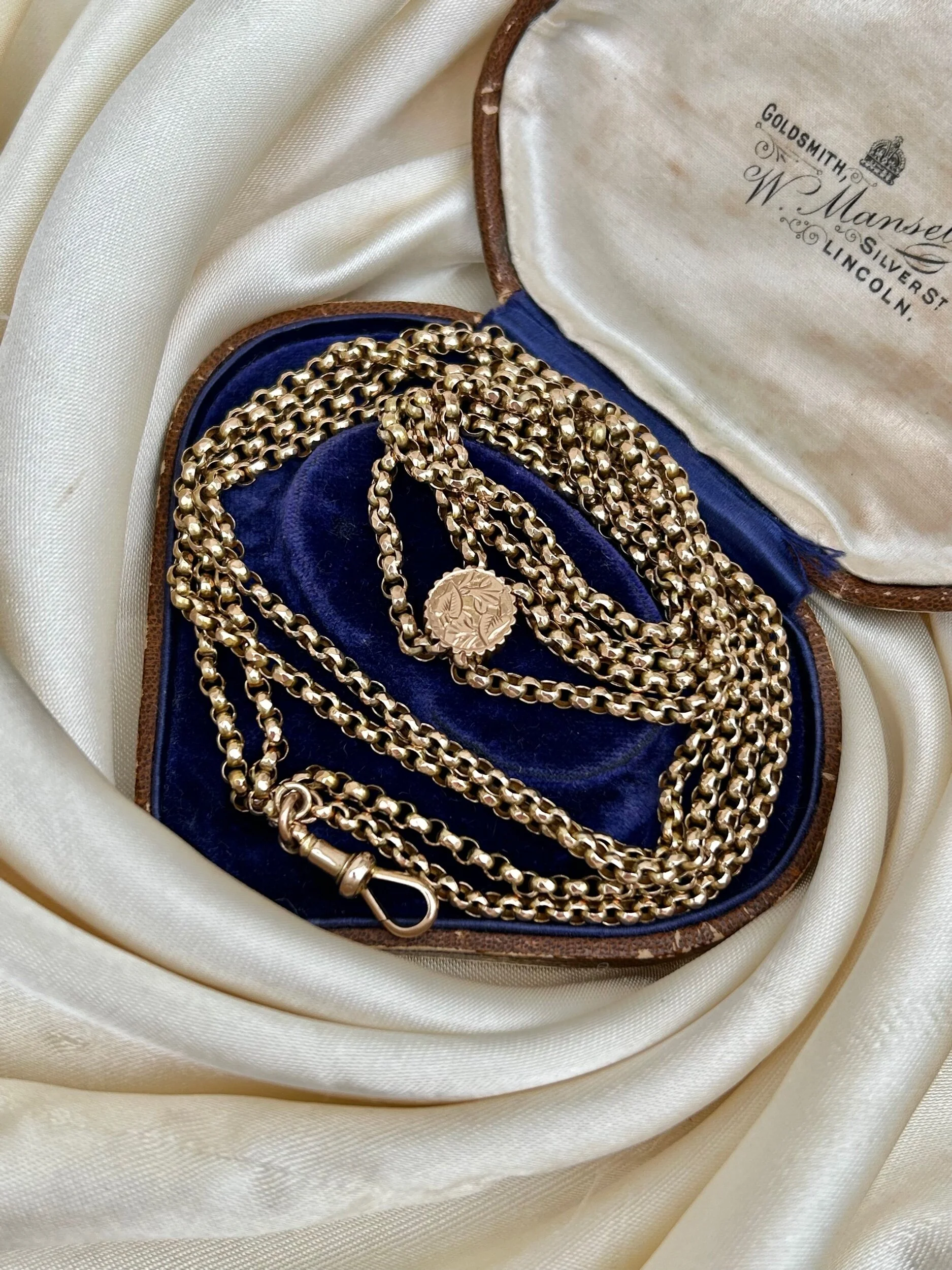 3DE2C553-C3F5-40BC-AD4B-C9ED3D9855BE