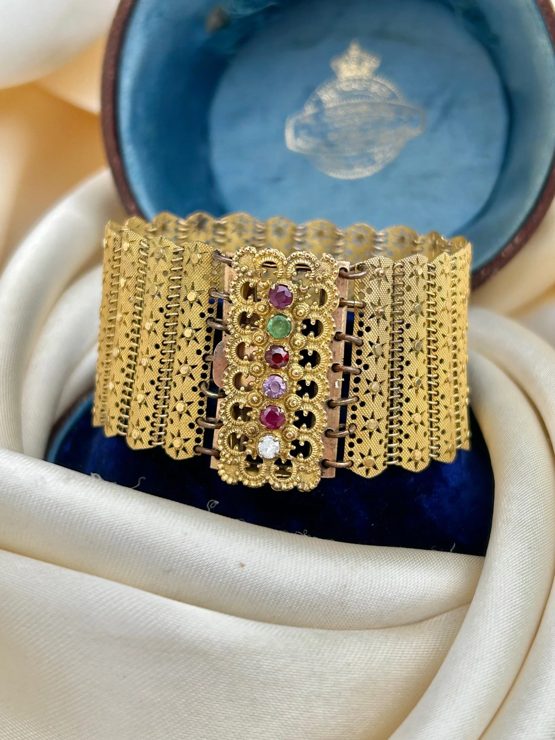 1C92FF17-BF94-4280-A554-1894000DD46F