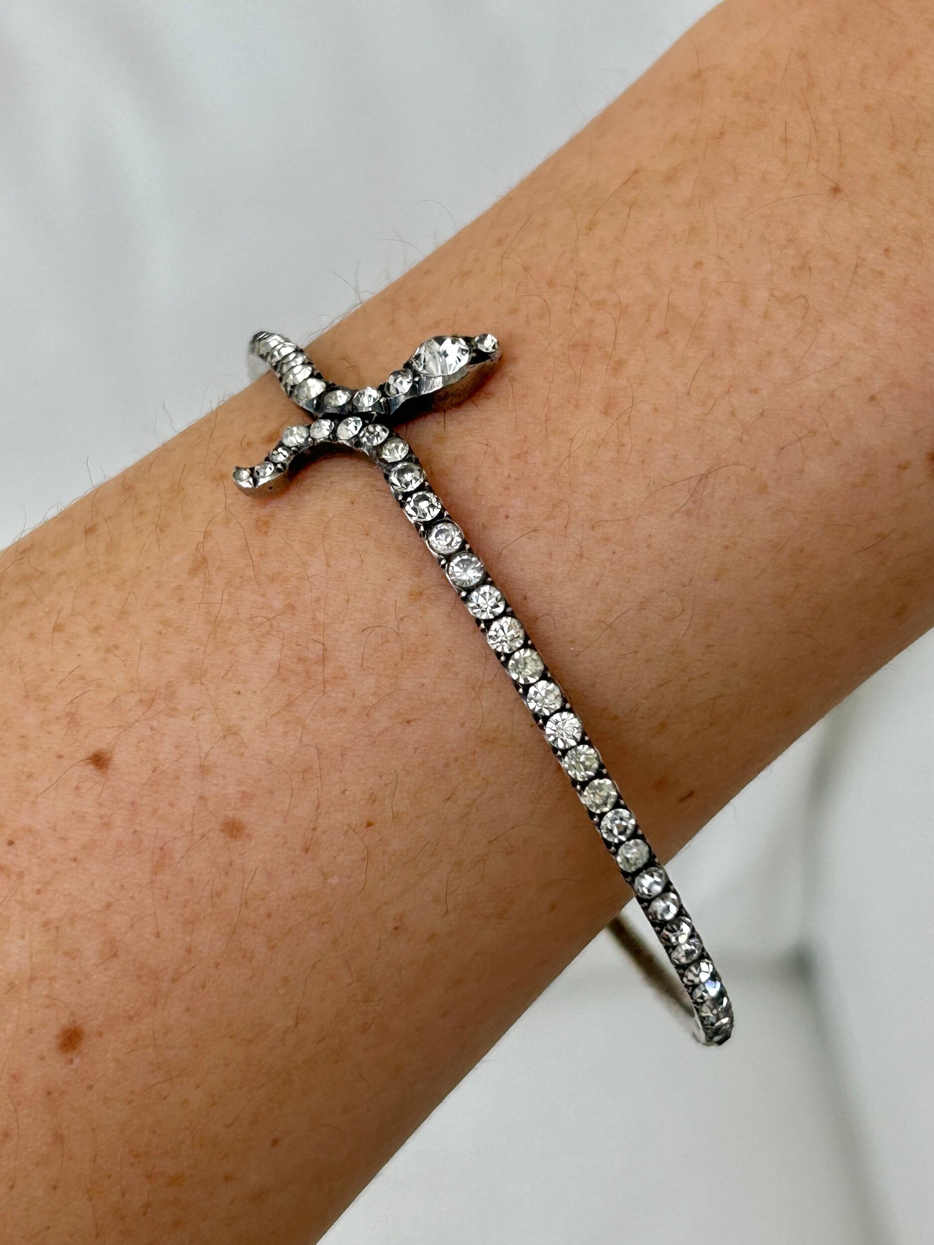 2FA6B4B6-39E6-4E84-A1A7-384050A5F90D