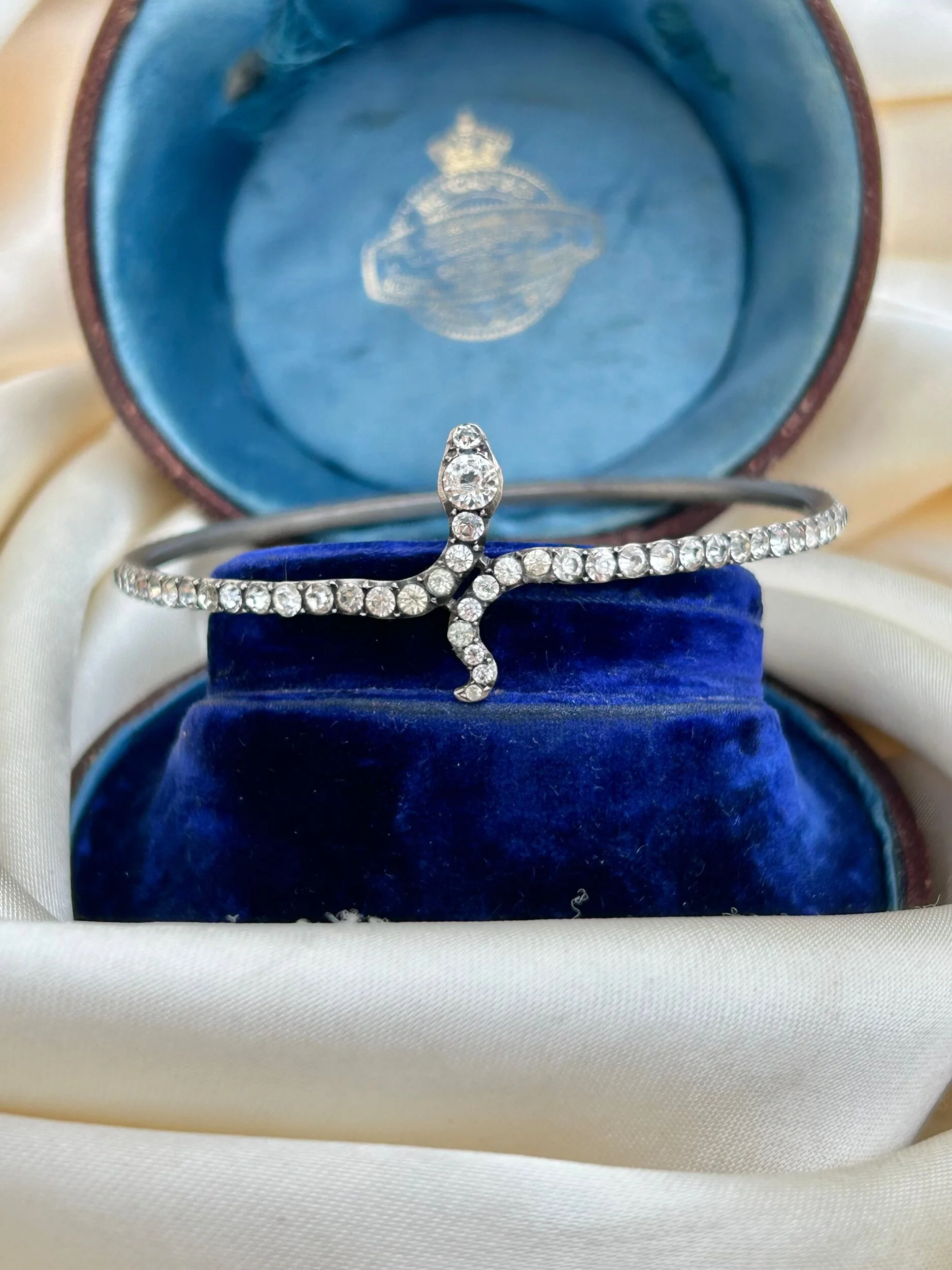 8717DBA2-8E57-4562-A7DC-BBB740533DD4