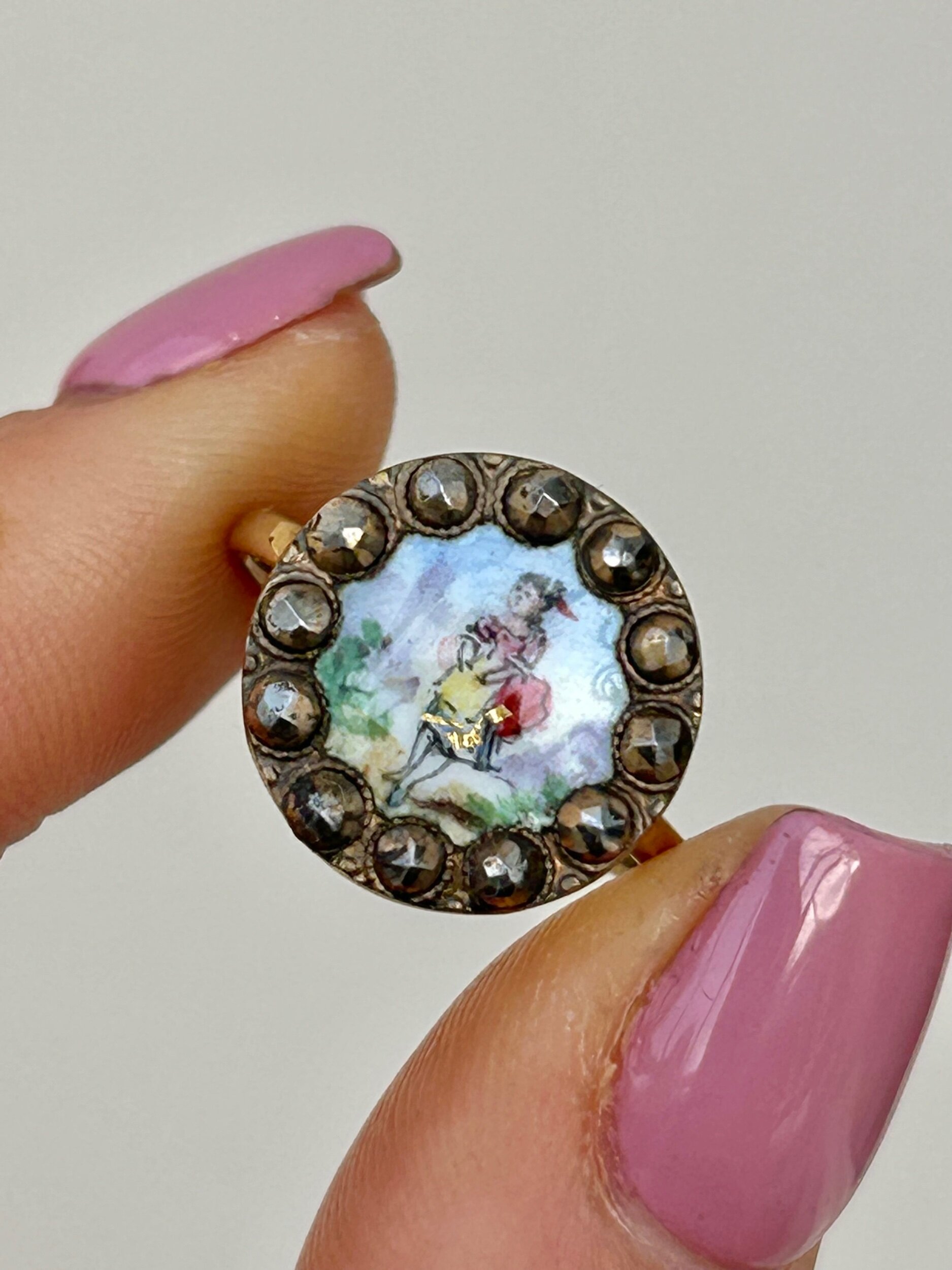 E87CD5EB-5286-4DEA-96BB-60EF28DE2B98