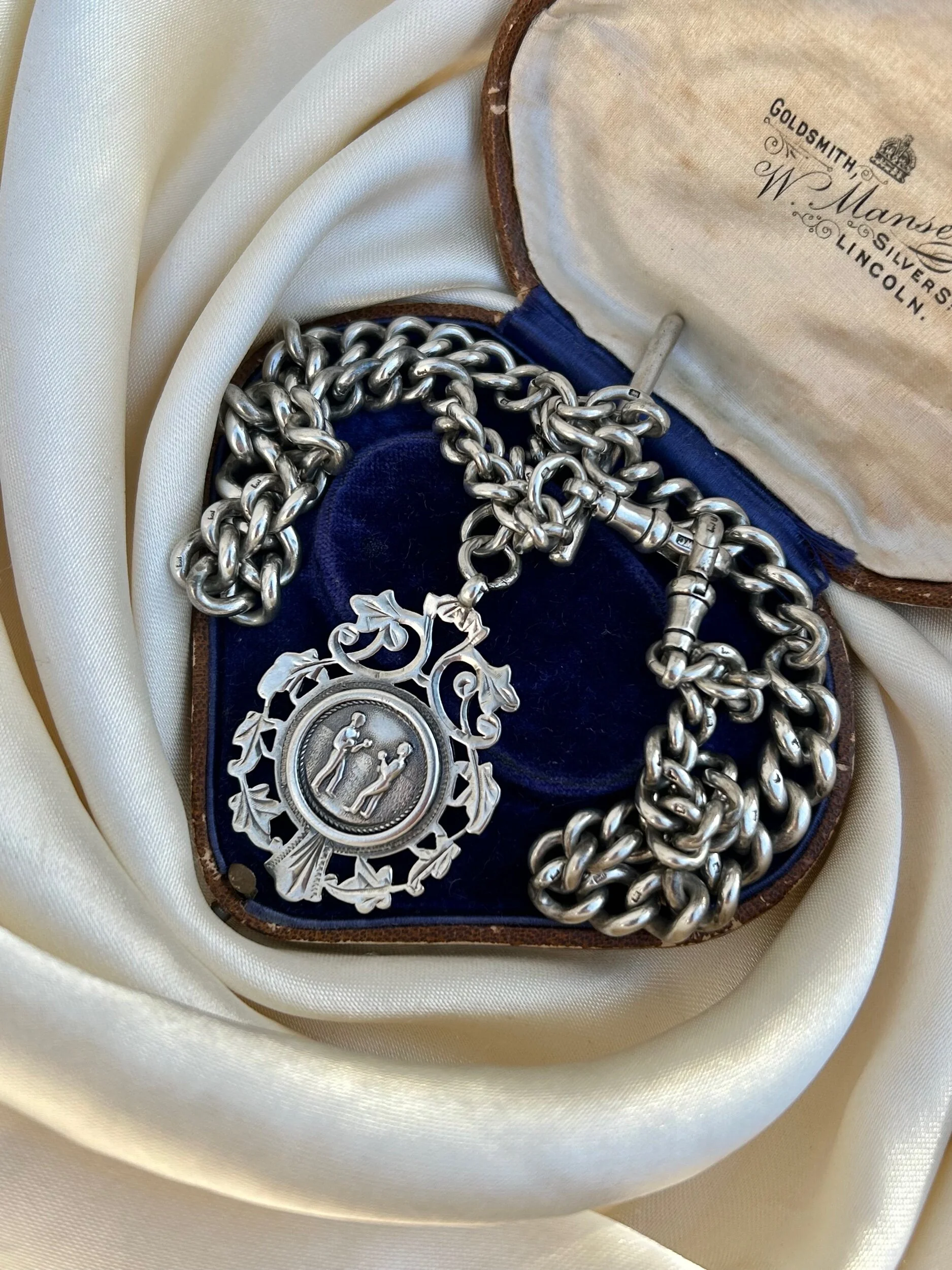 816D97FB-5ED7-45F7-BDFA-671533BC1840