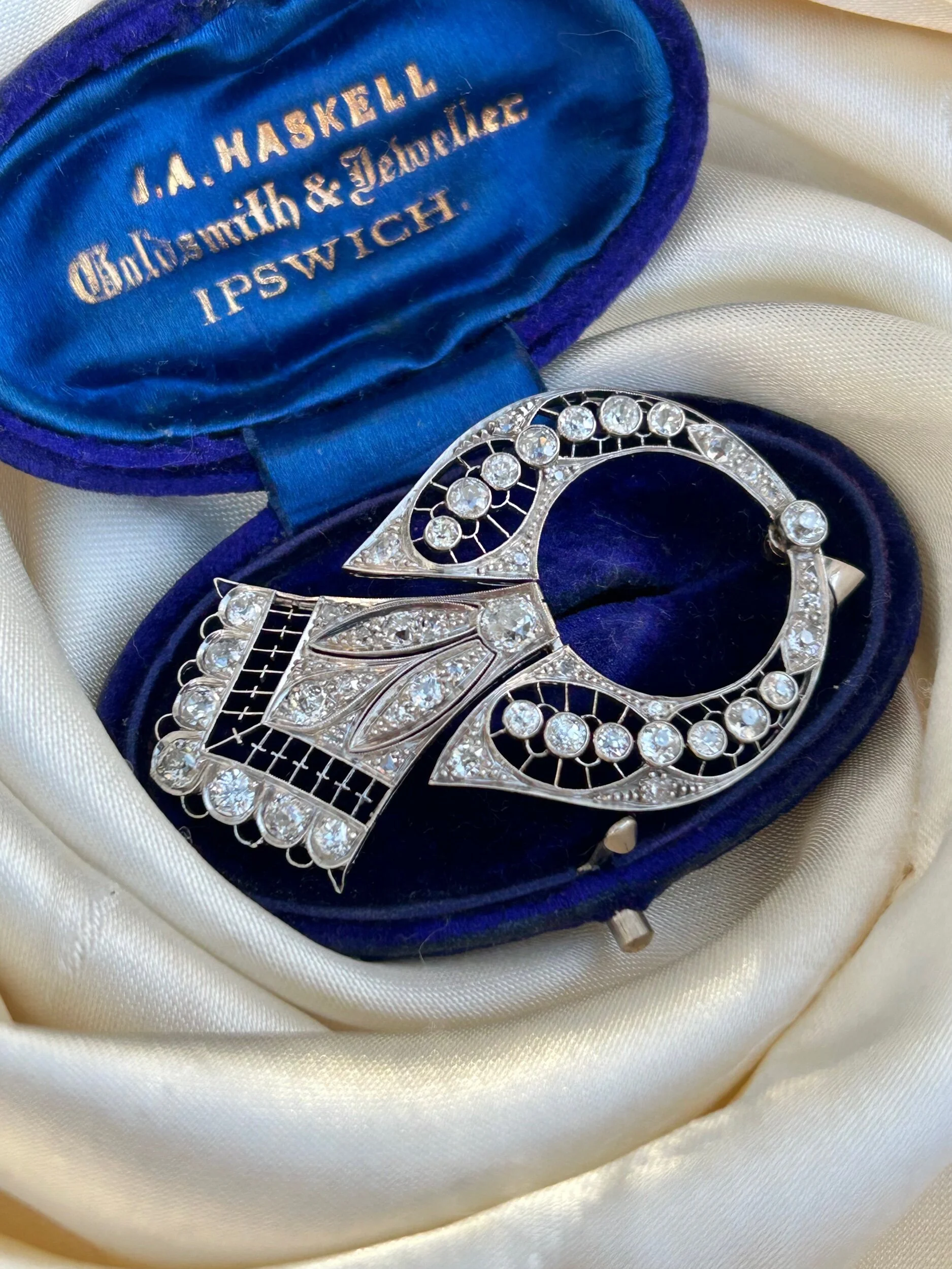 7B04C25E-D91A-466E-965E-81CF4160562A