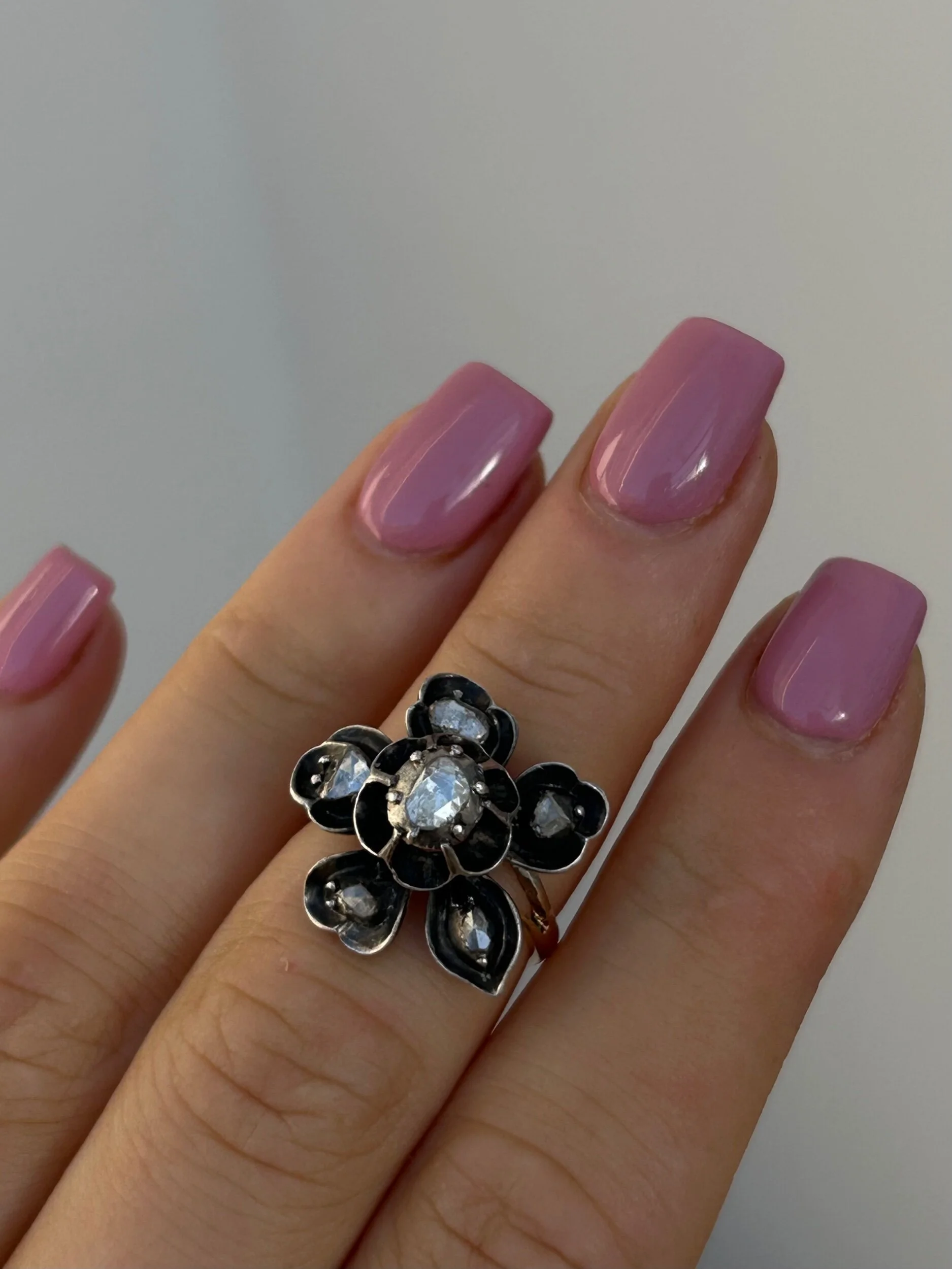 EBA583D1-8DEA-4622-86D6-28636A3E09A9