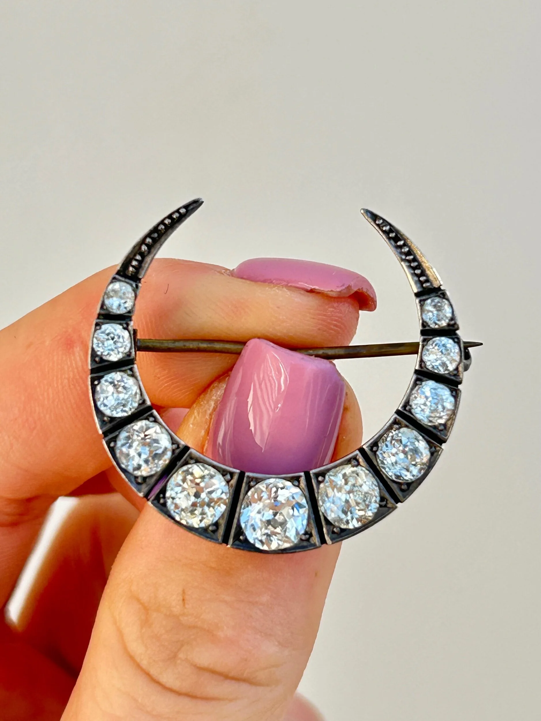 5AE22625-94E2-45F3-BAAD-B28F2DADF2D1