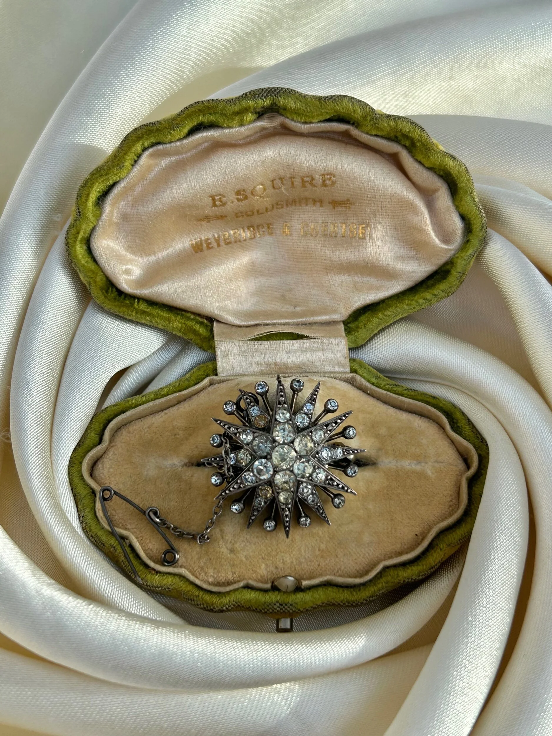 2309EDC2-C07E-4A3E-A328-39406E06A252