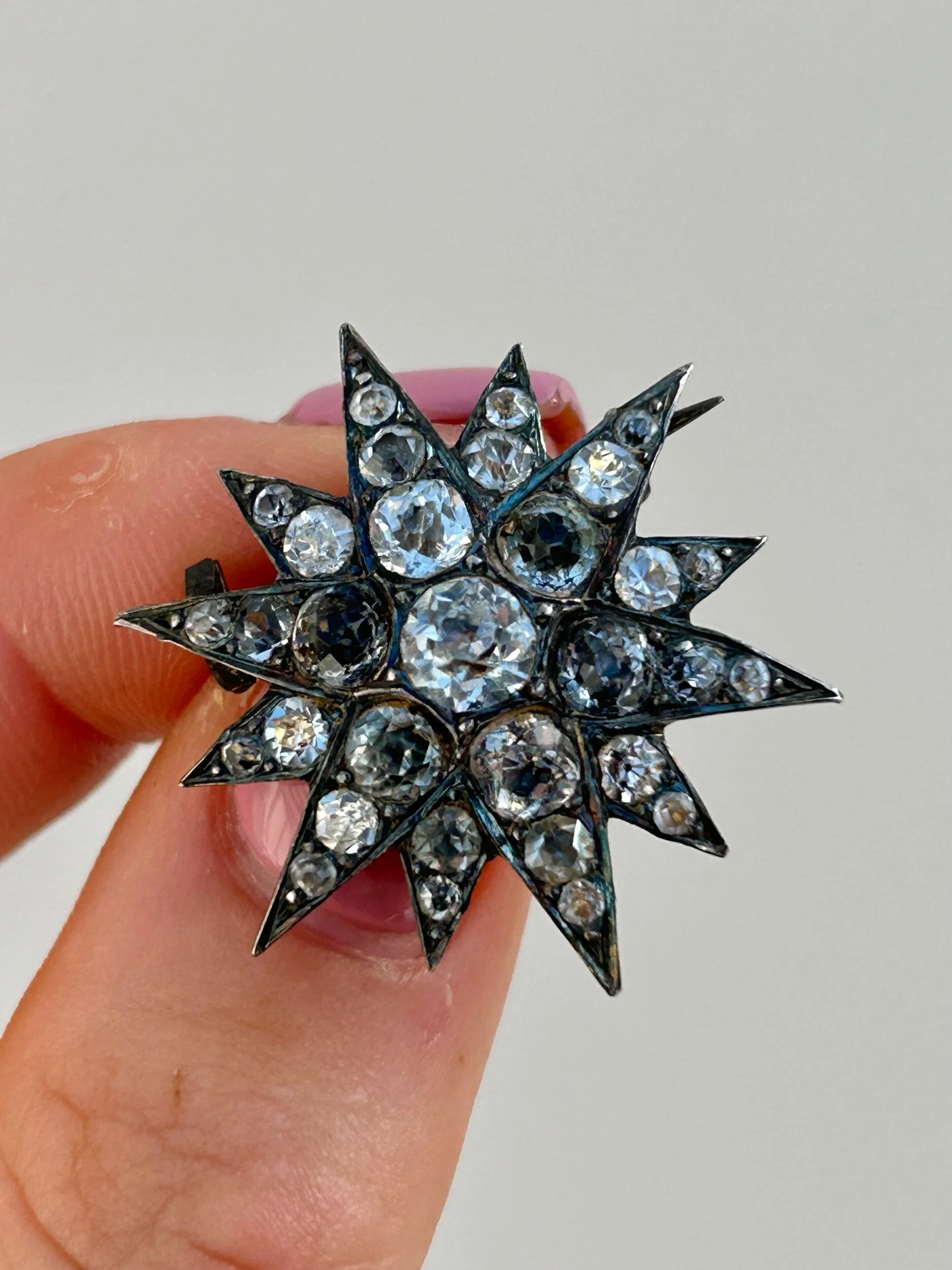 AEF36FE4-7526-4879-8317-DB2CCE428385