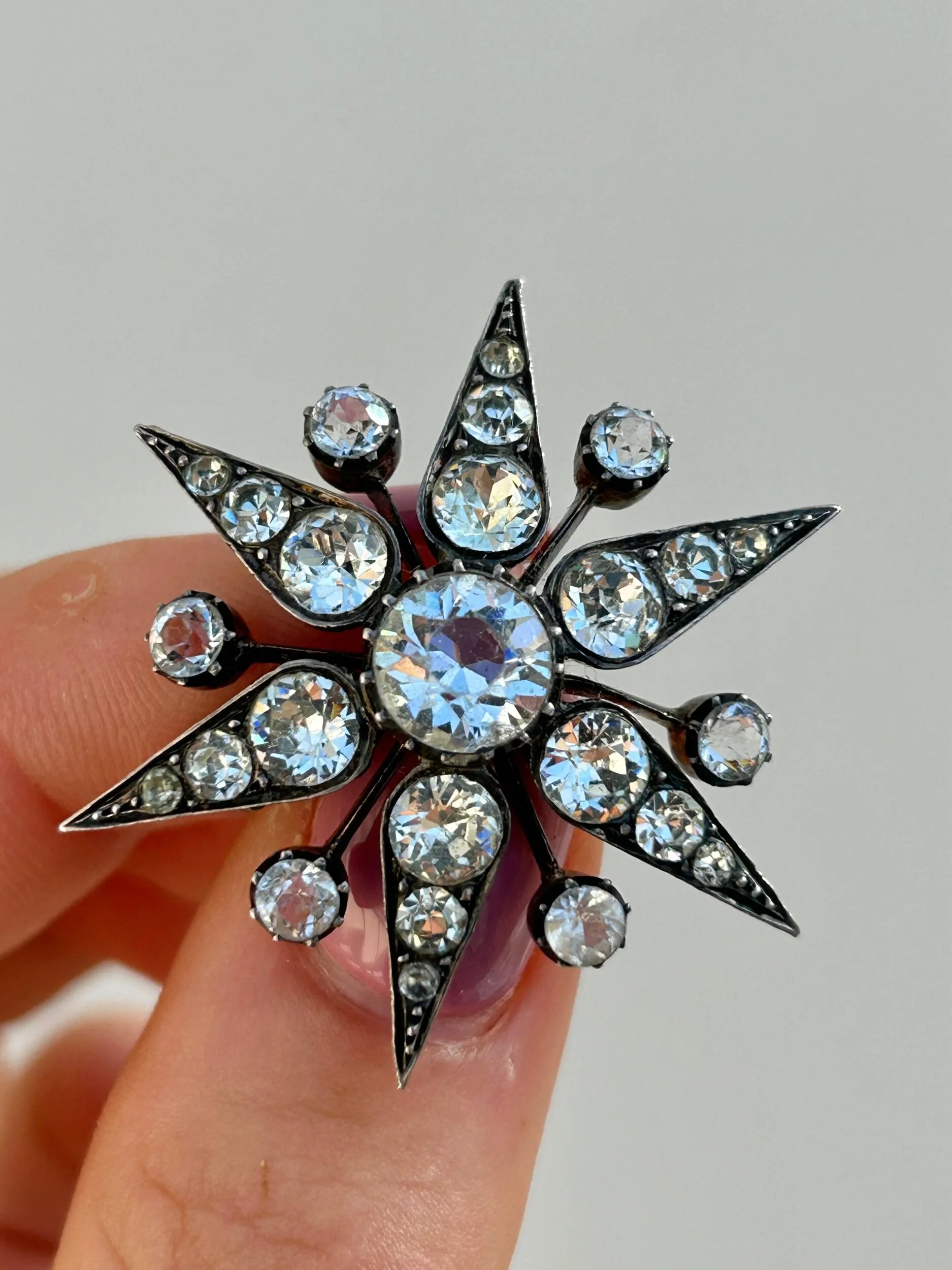 FE8EFD30-1EA5-4A27-B83C-403933737CA2