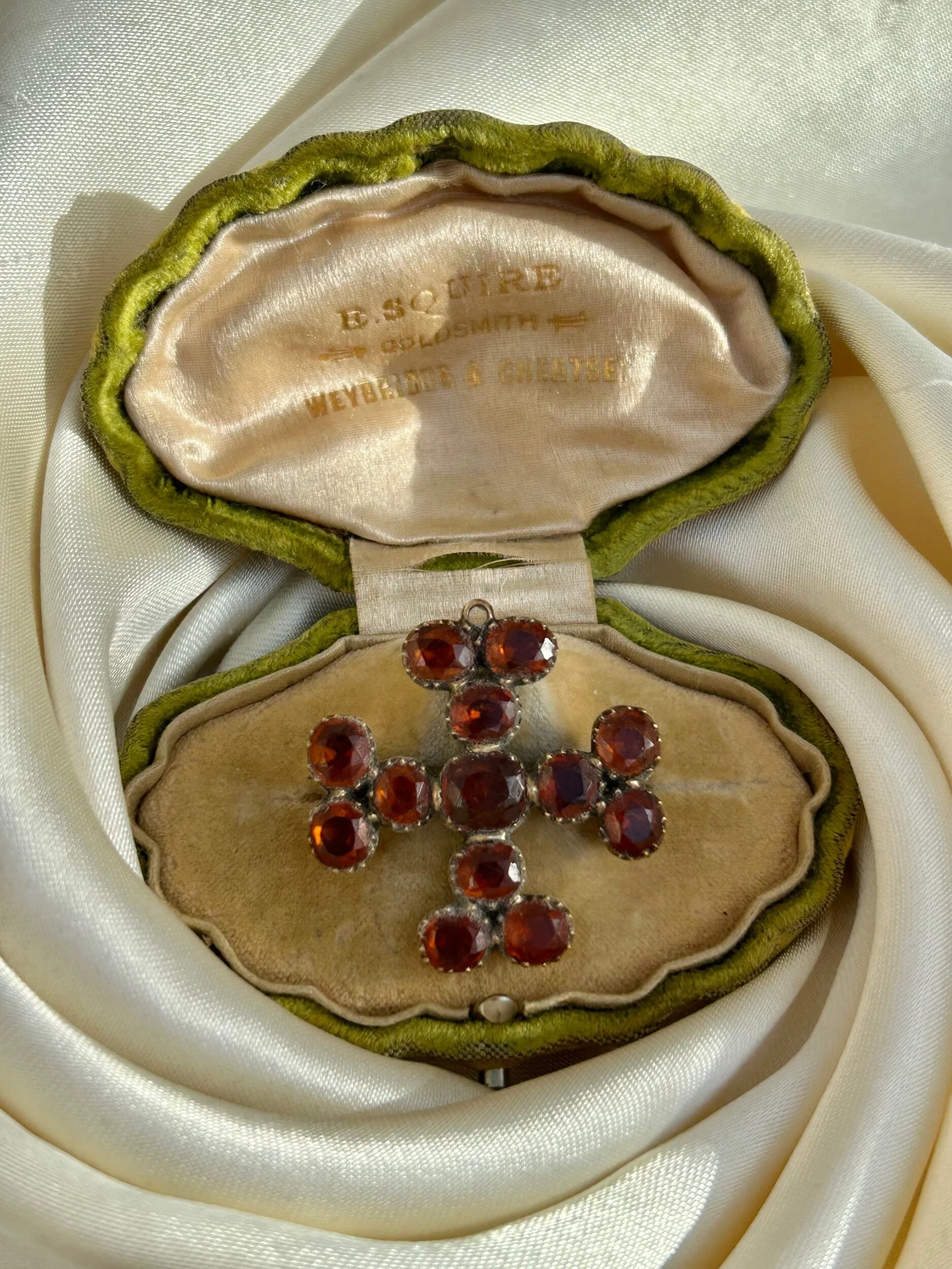 C60B1C81-7424-4AD9-A6F2-BFFC7919E49D