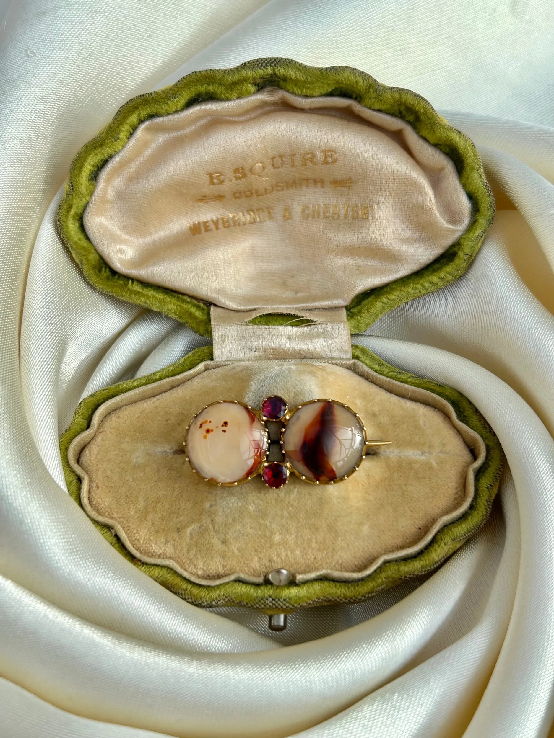 42925619-8C1F-4D13-AA1E-A91F83B26252