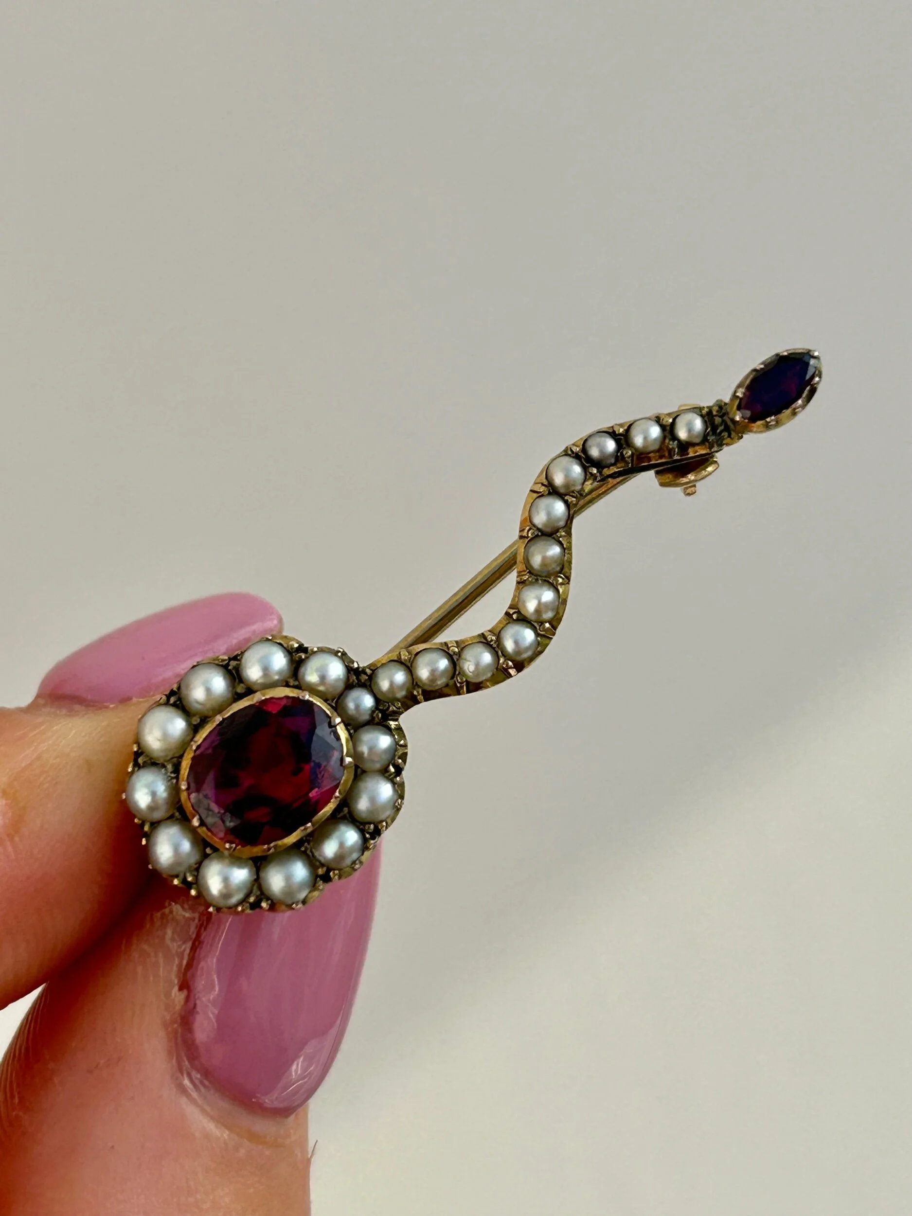 6F940D9B-ABC2-449E-B6FC-C4841F59DE2E