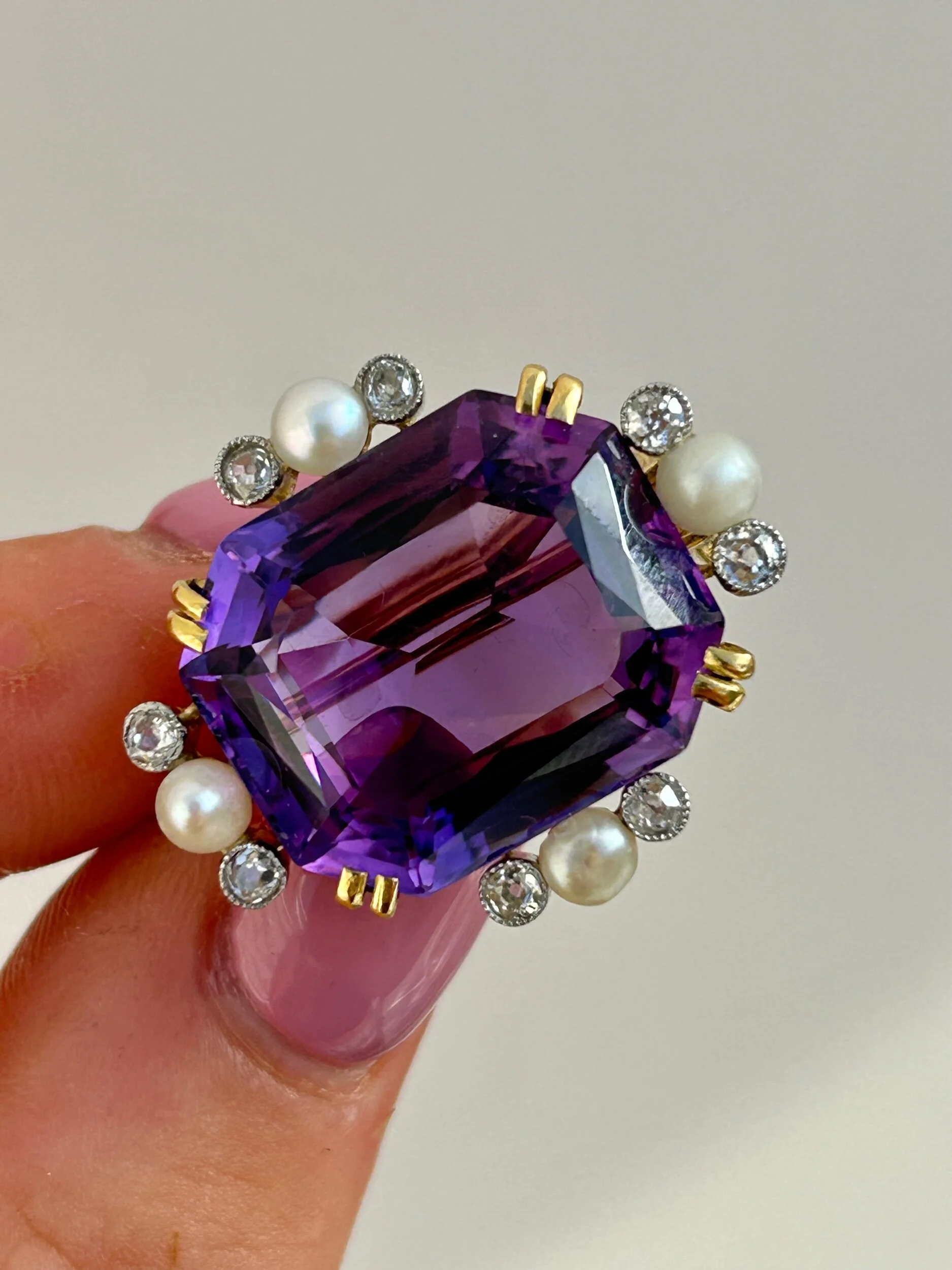 ABBE4351-CF21-4914-947F-8BBA09194CC1