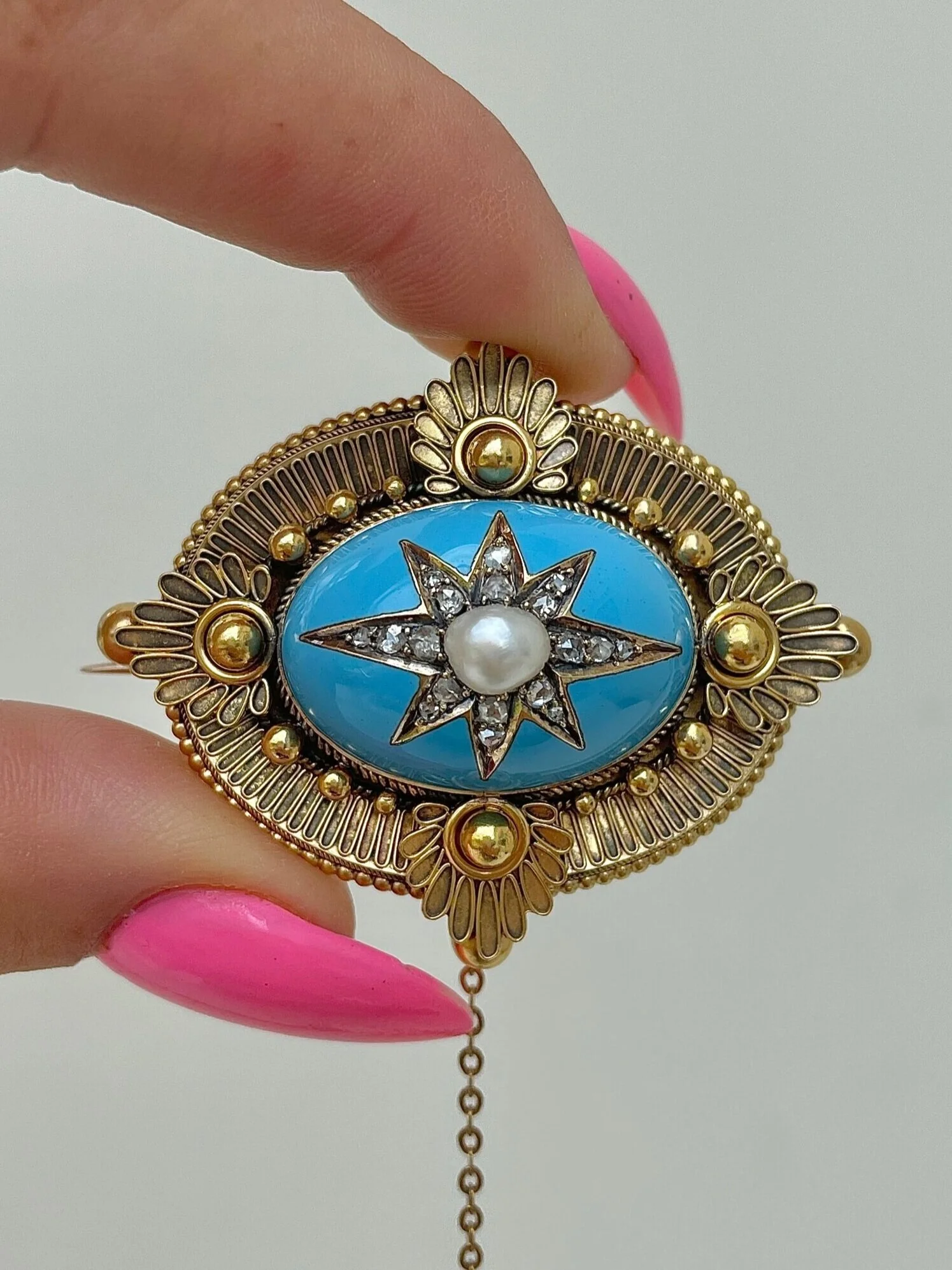 13579E31-2EC3-42A4-800D-29D4D766E553