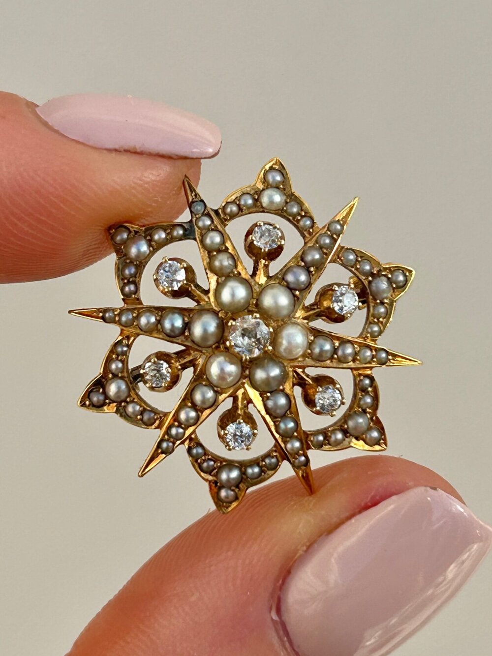 Antique Pearl and Diamond Star Brooch in 15ct Yellow Gold — Gembank1973
