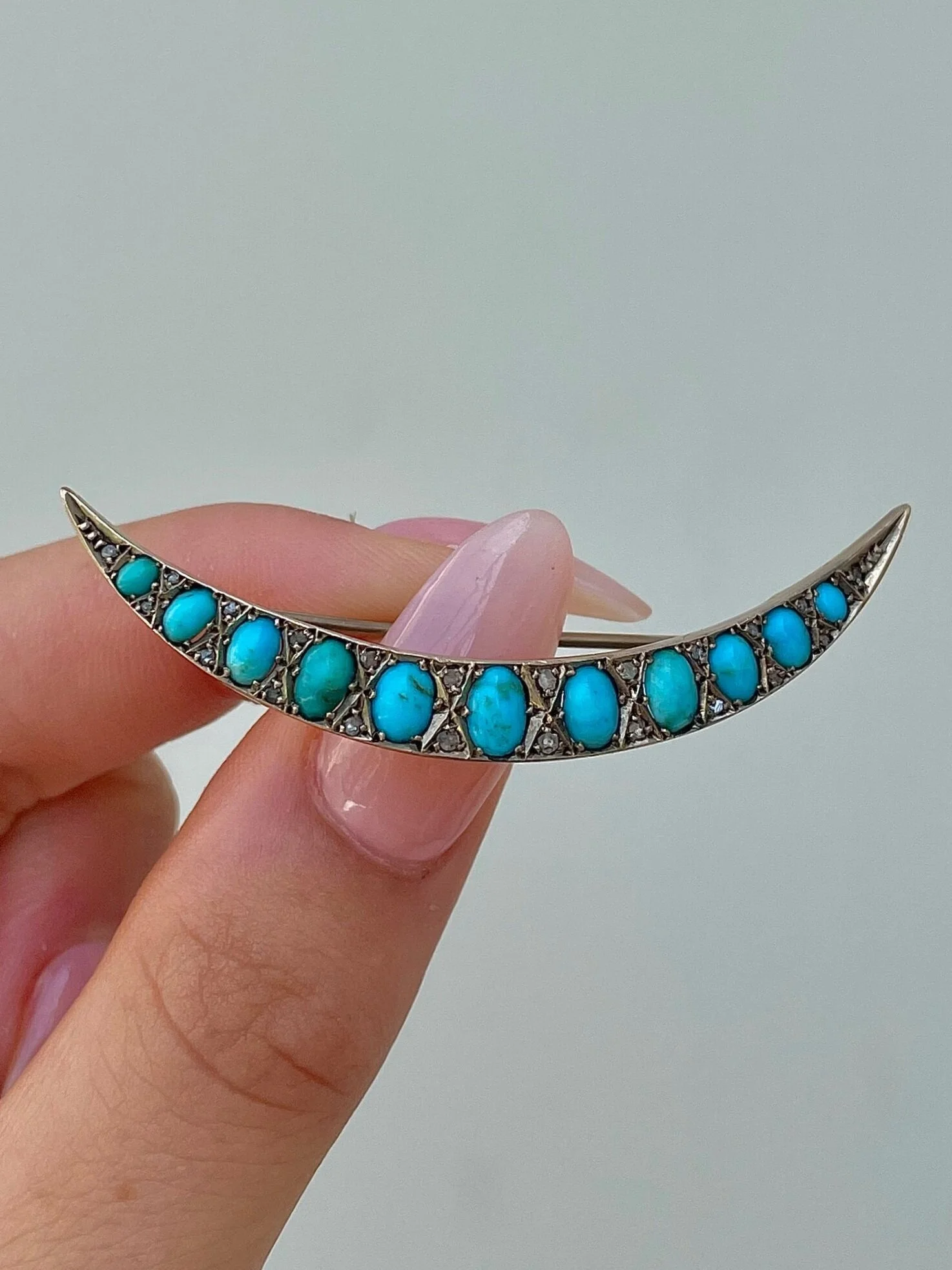 F04DB8D7-D815-4342-86D7-C8740045E1CB