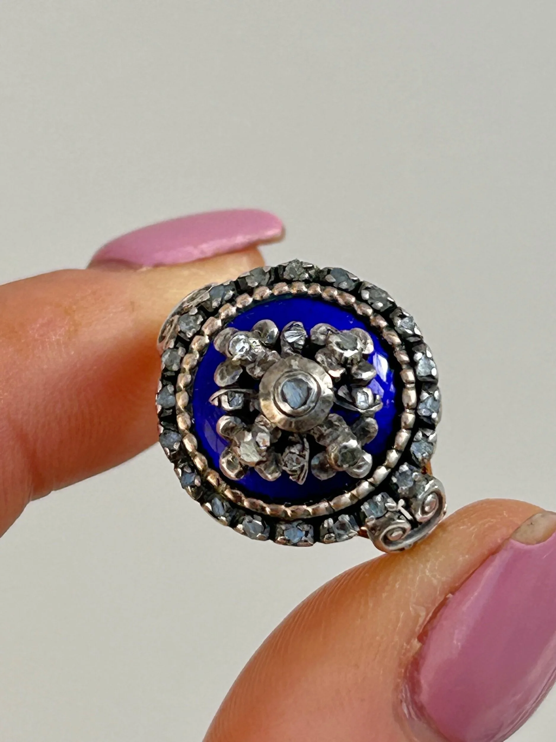 80C8FBC7-702D-47C8-BC3C-29EBD1C25340