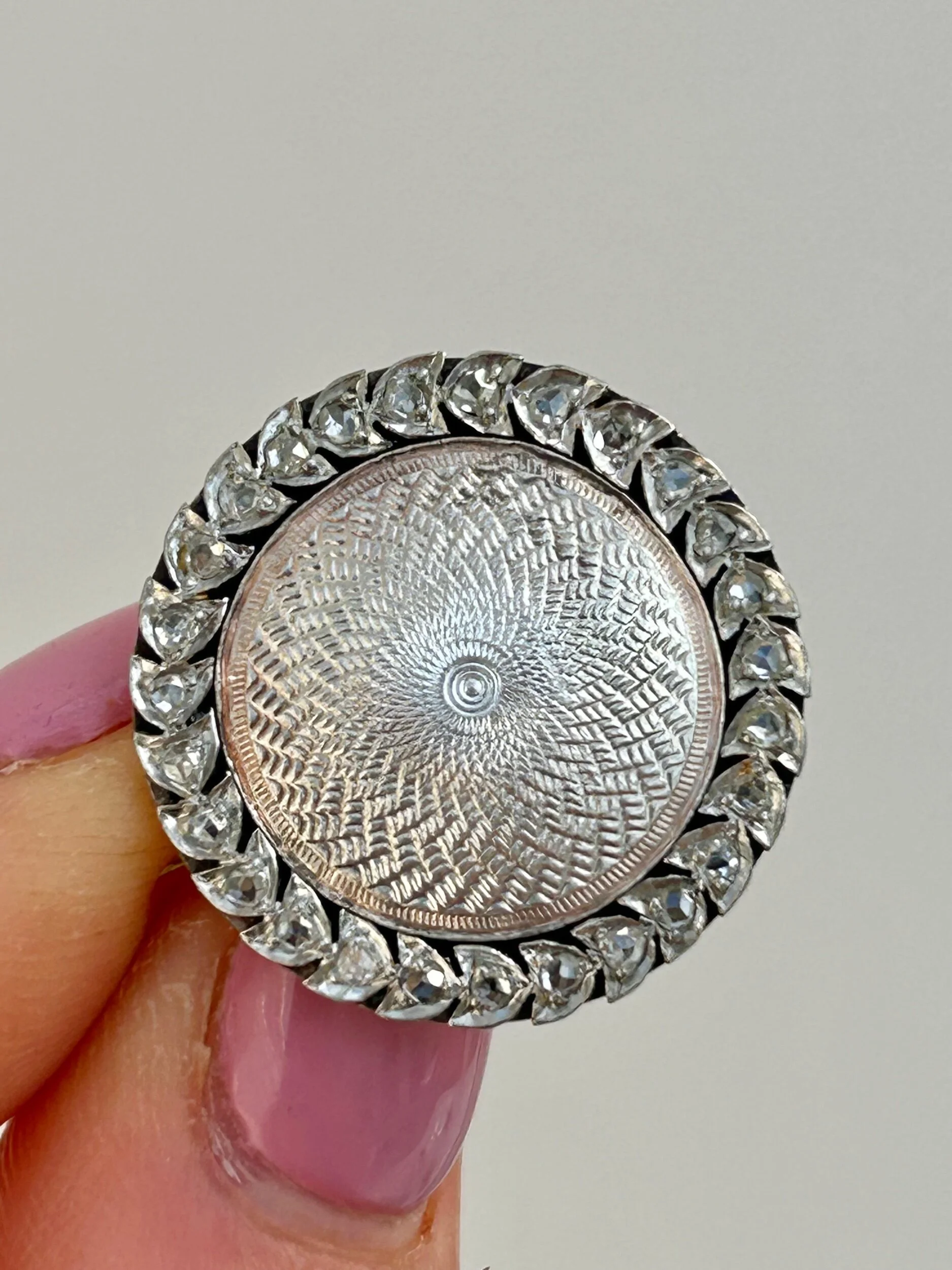 CEA9C1C5-DC58-41F7-9774-48A5220B8591