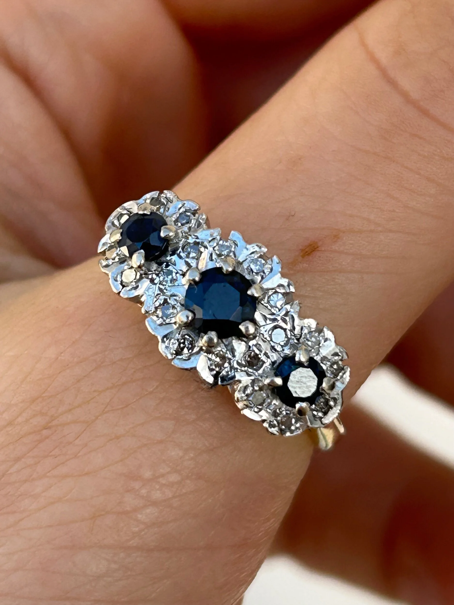 A1C937A5-93D1-449E-89E4-2F39CFF17D0E