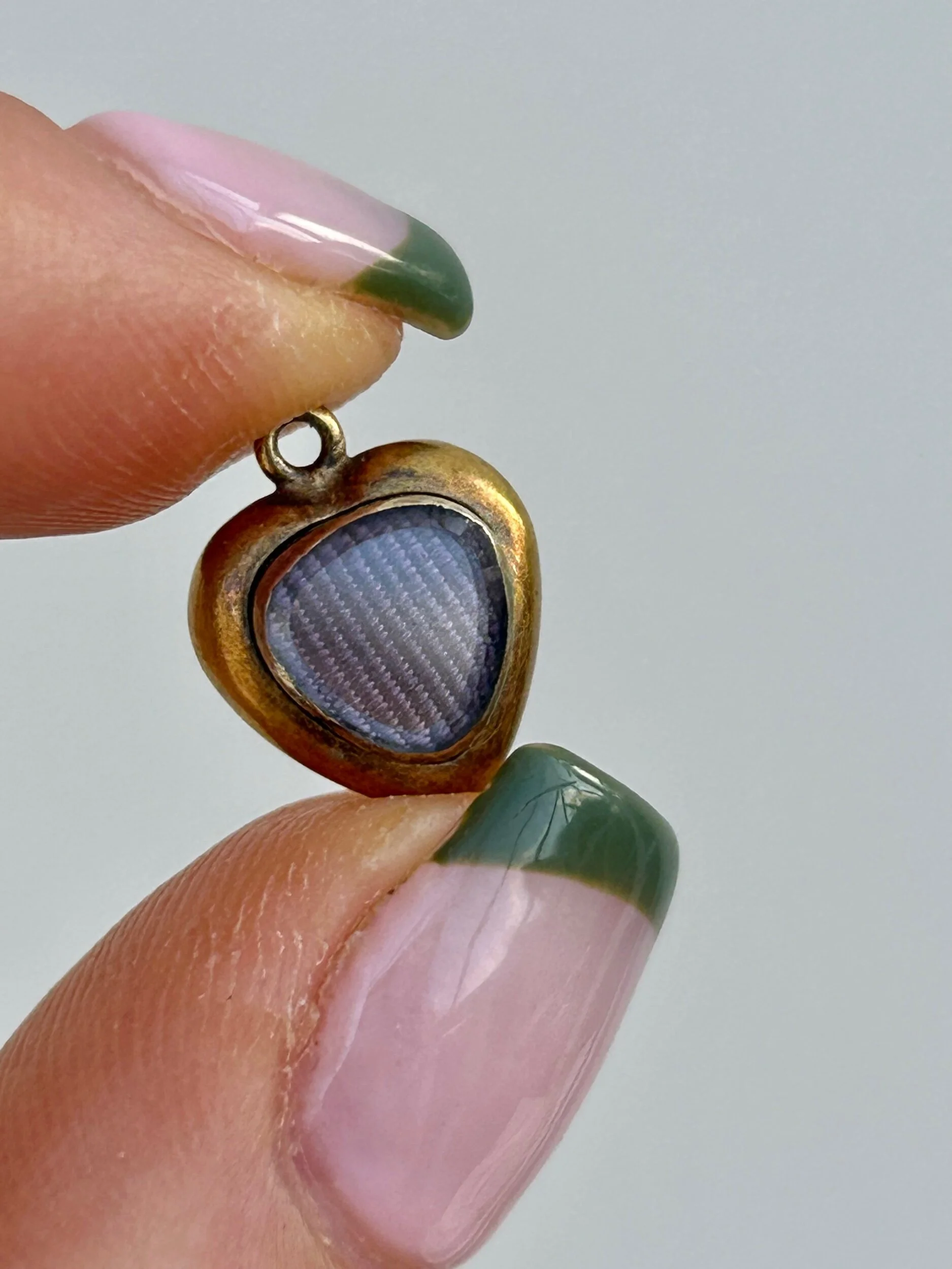 9F2EA6B5-5CCF-4429-B183-949E9F2C91BB