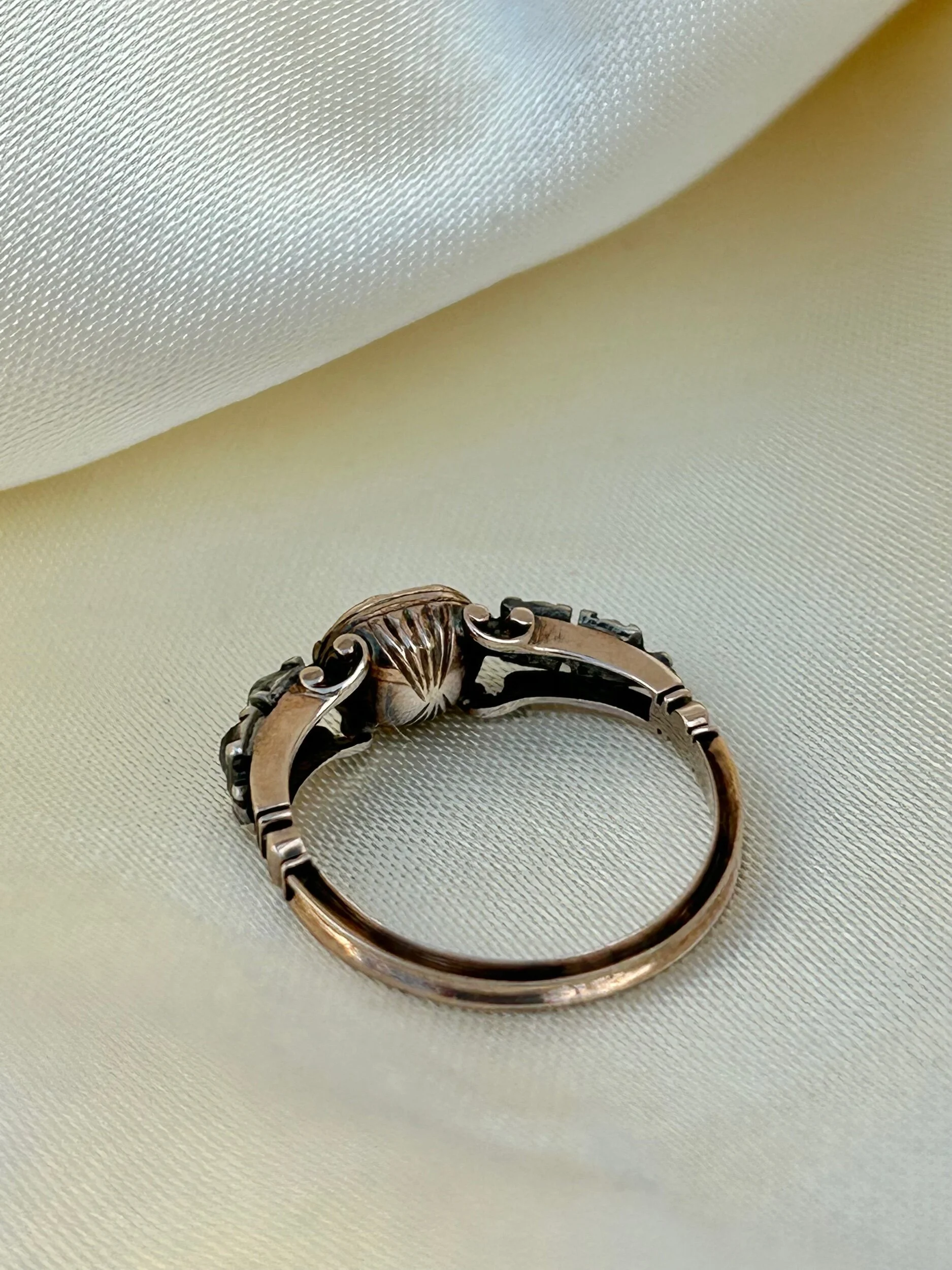 802CA9F9-2394-48AE-A1A5-5C4C672B0054