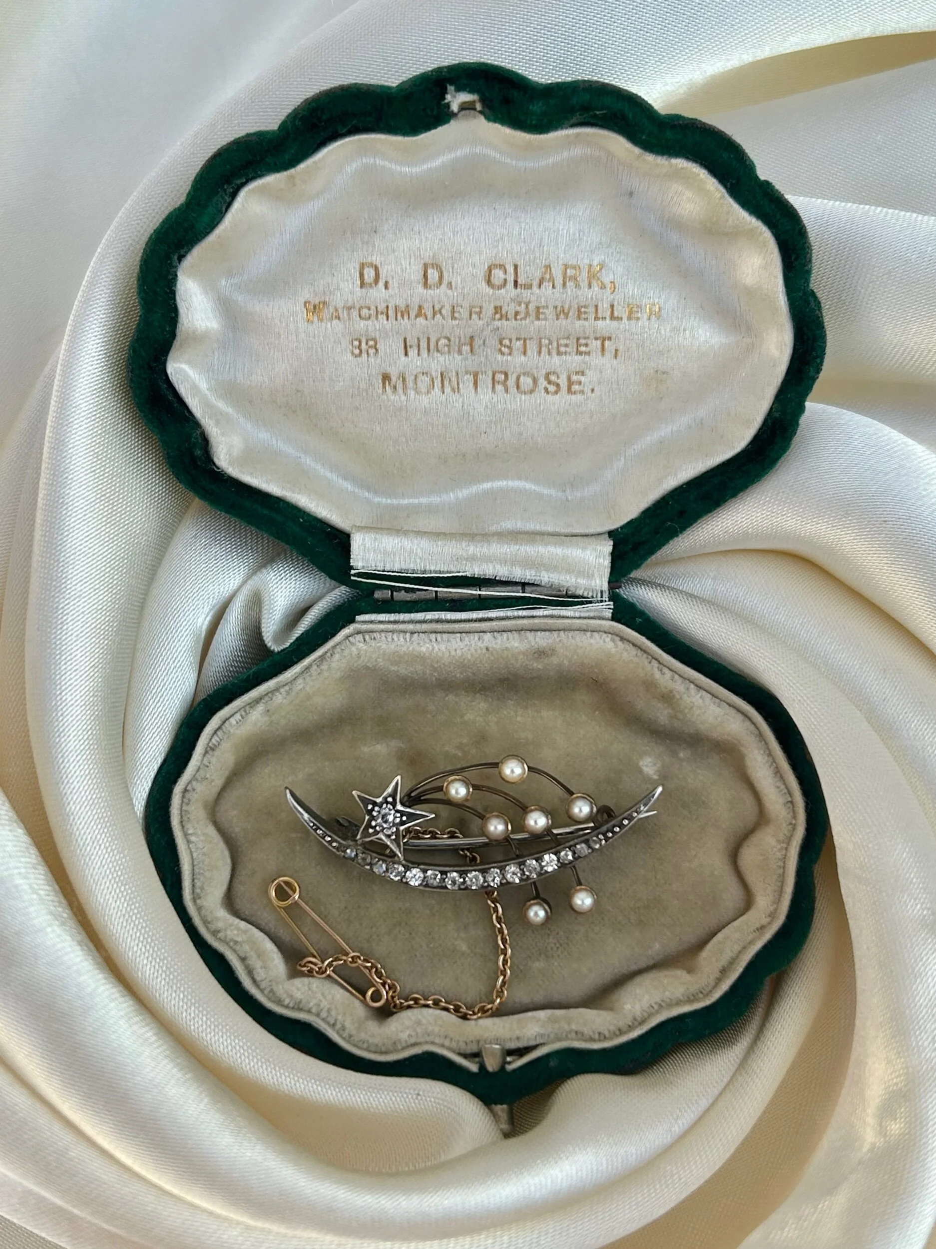 8EDDFAEC-35FF-4054-917D-1A0B10876647