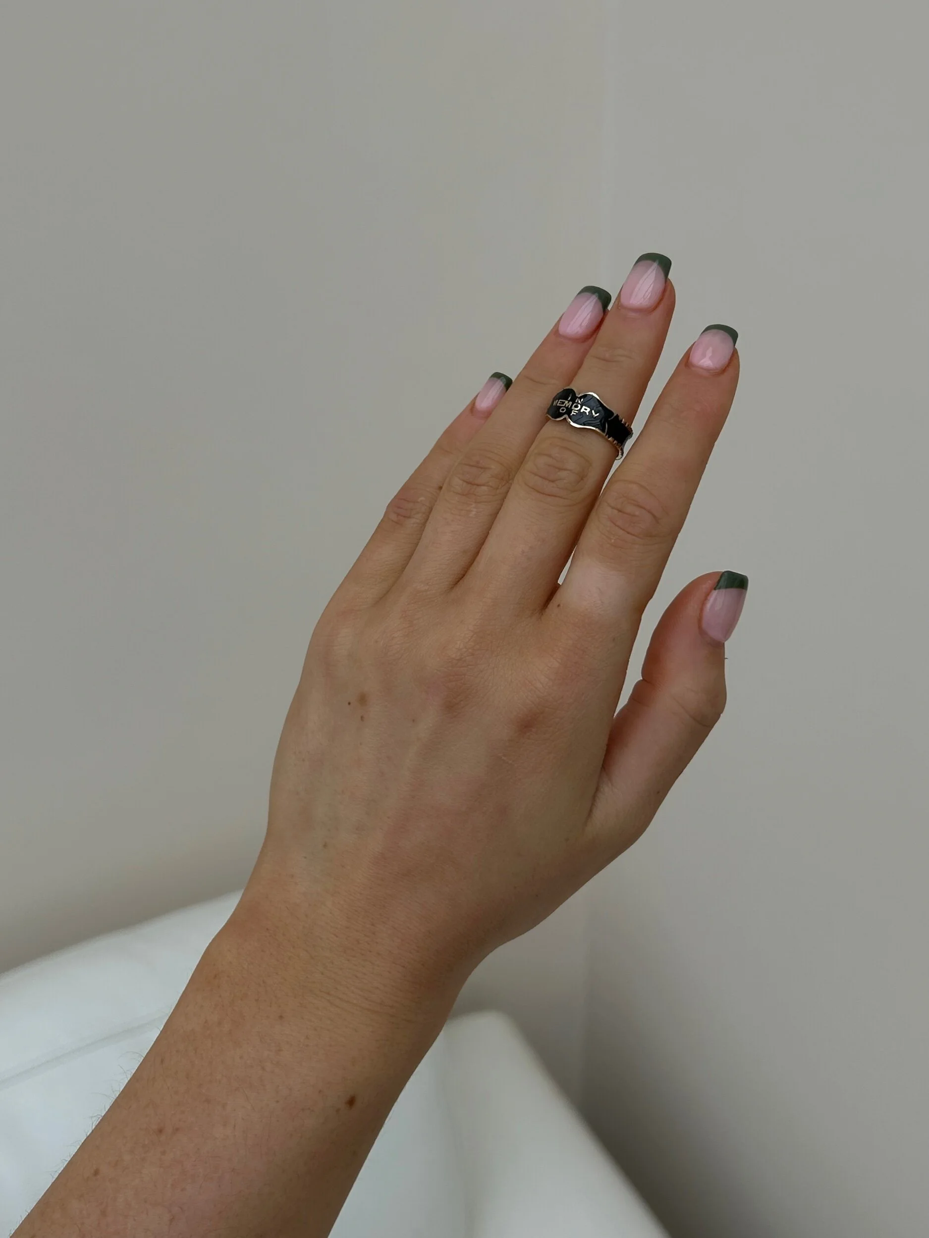 2160B2E7-A827-4F73-90B9-368EC43610DD