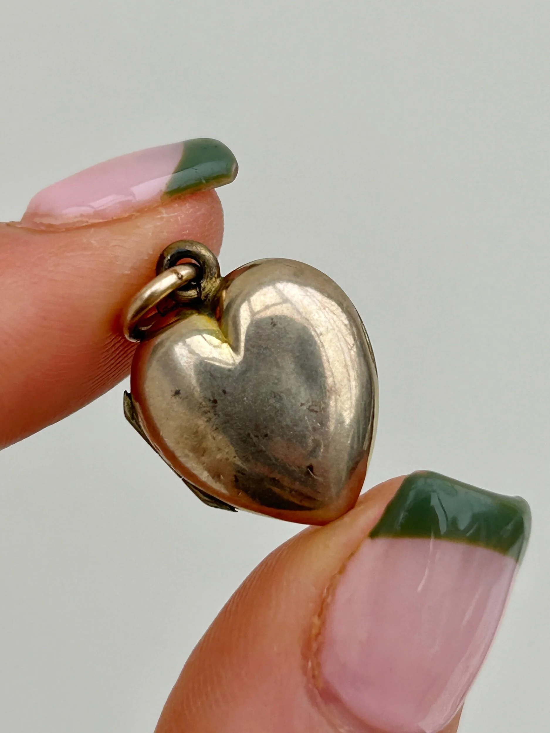 9905626E-4EDB-40C6-BA38-5D0A5B602B58