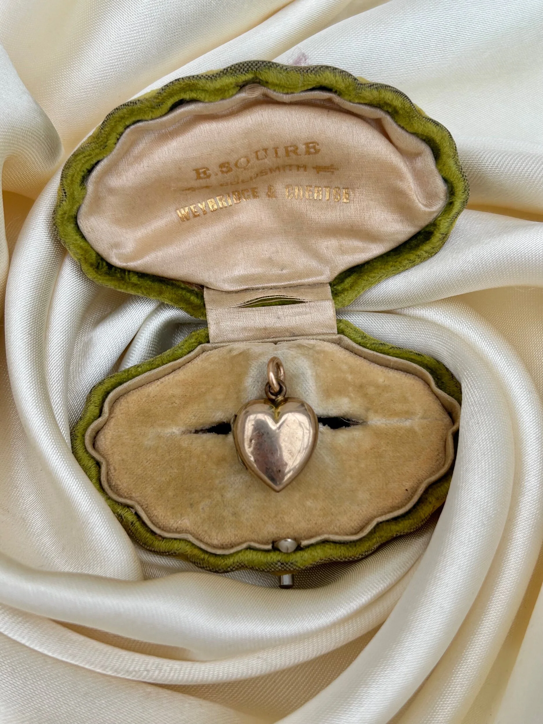 37D50233-7AC4-4F70-8FD2-A5C198531D93