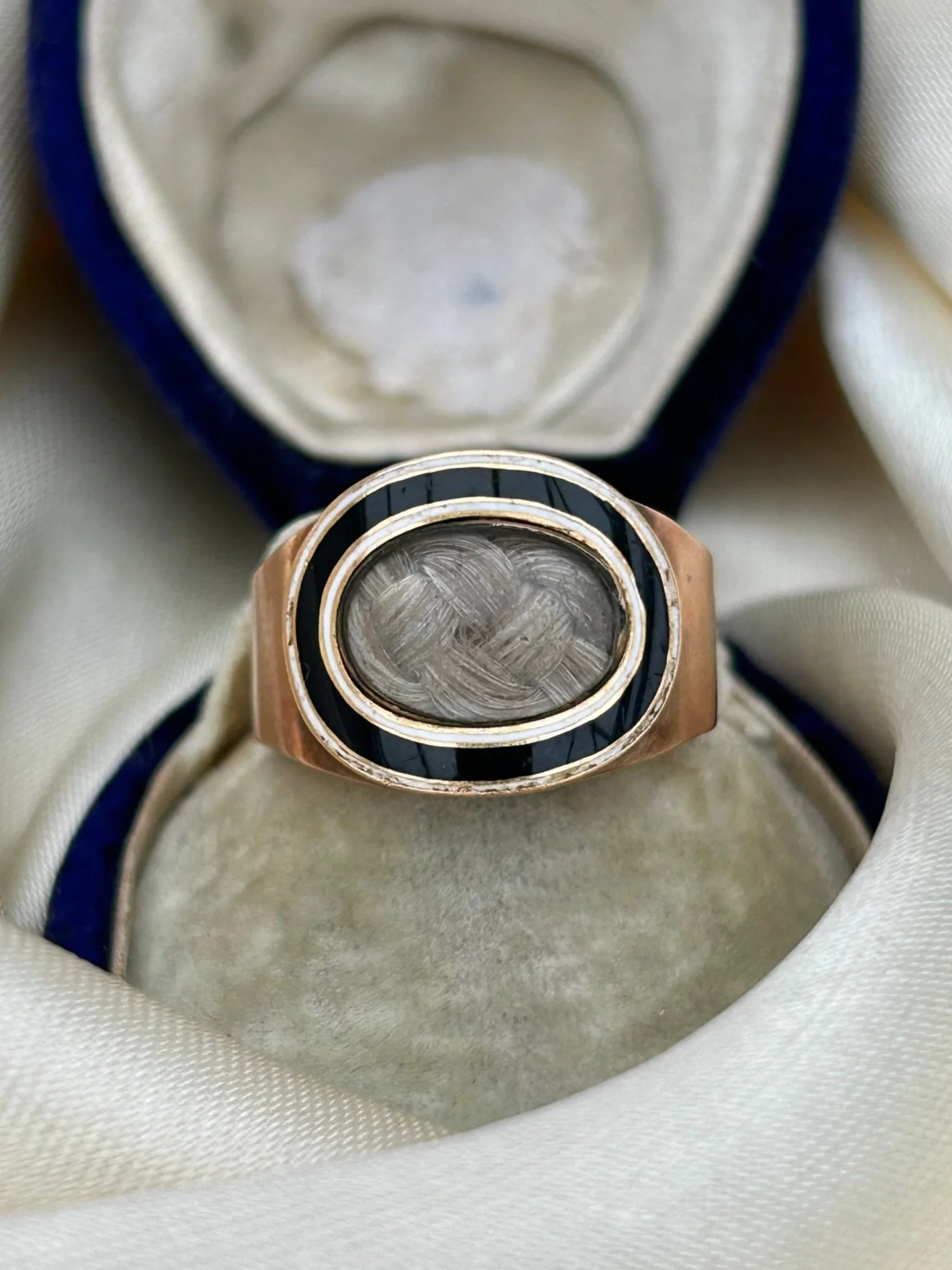 18605047-068A-40BB-AEAE-7F03FB42E10B