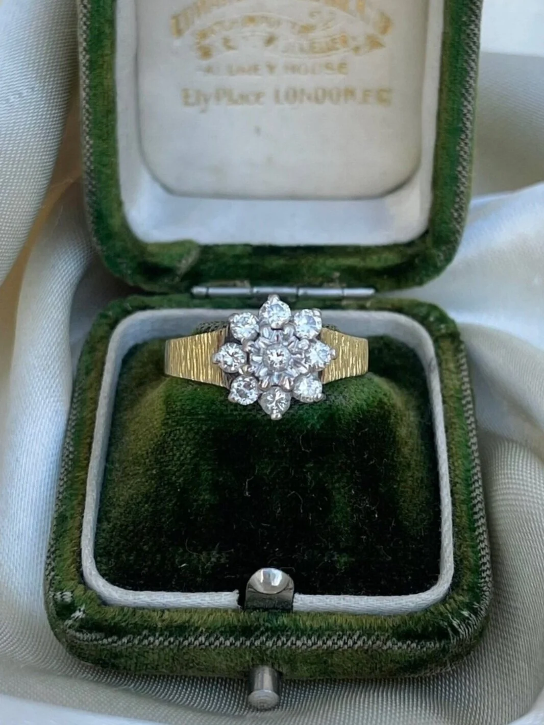 9D078687-C671-4E84-A92D-848B40149B67