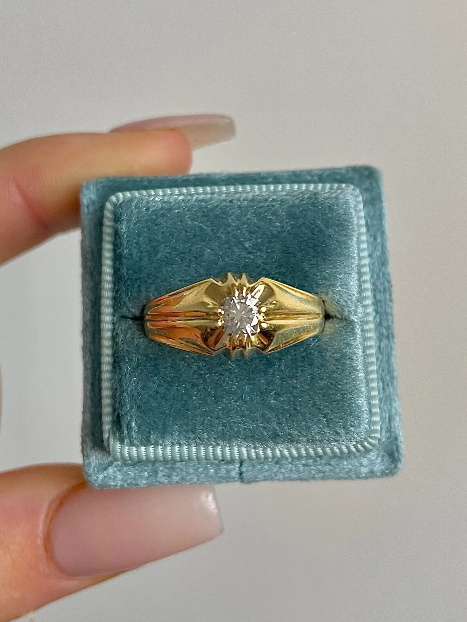 C51E26EC-E5C2-4970-BD1C-524E3C3E82C5