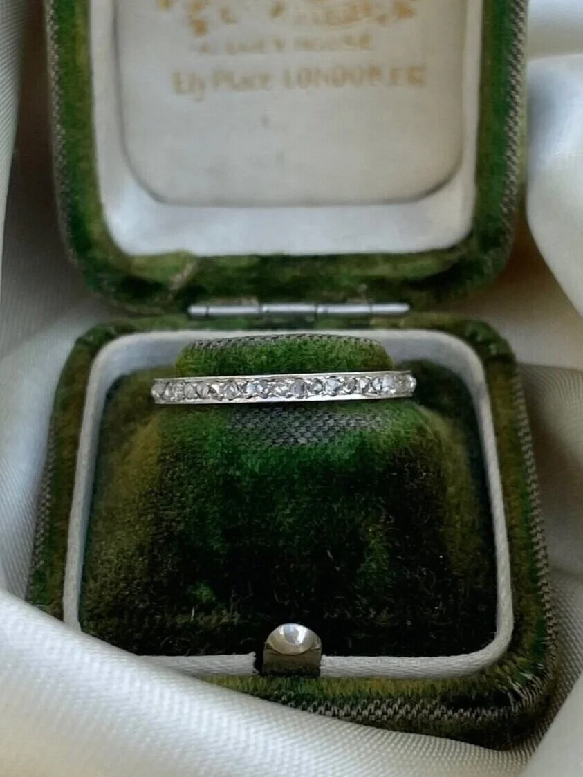 01E21F54-48AB-4B0F-8692-144BFB74FFFF