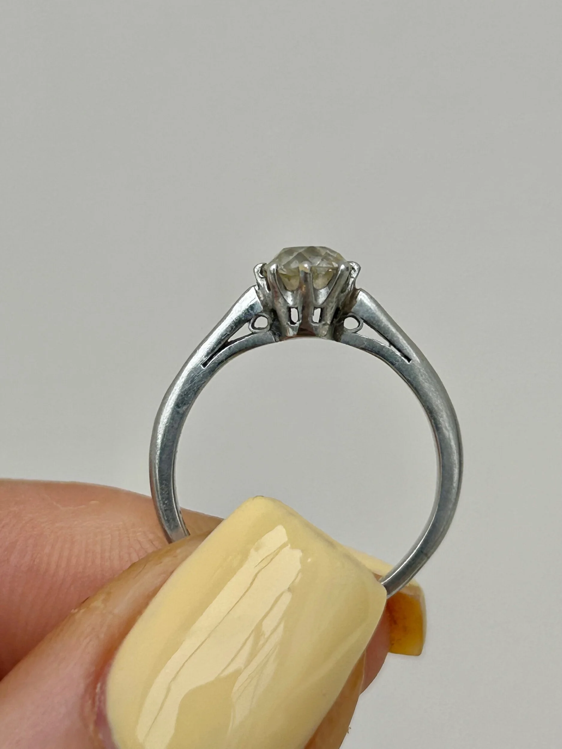 2F907E63-33E9-4AB5-AF07-880509E594B6