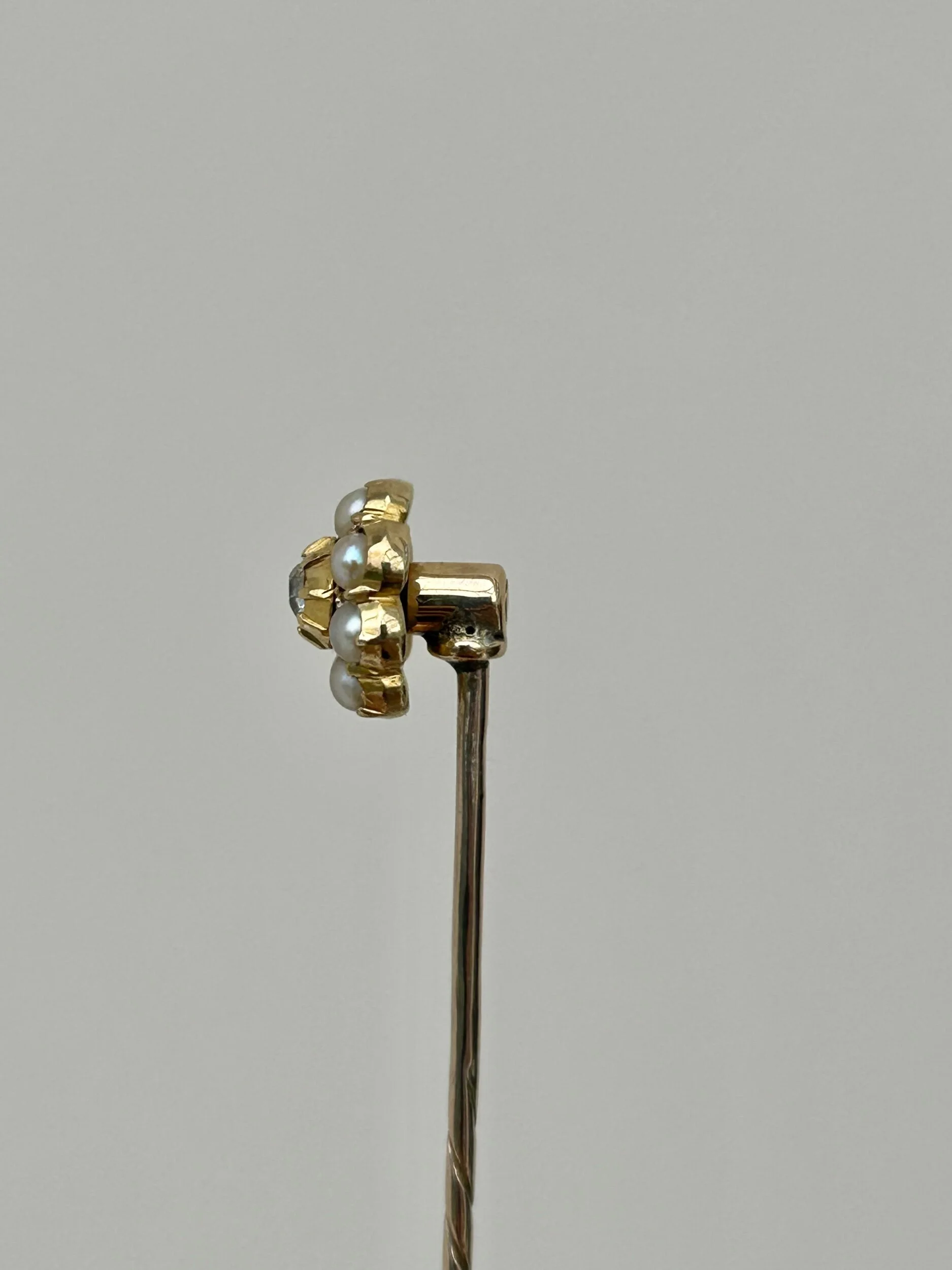 E7EE2147-901F-46DE-82A3-86E765C5A037