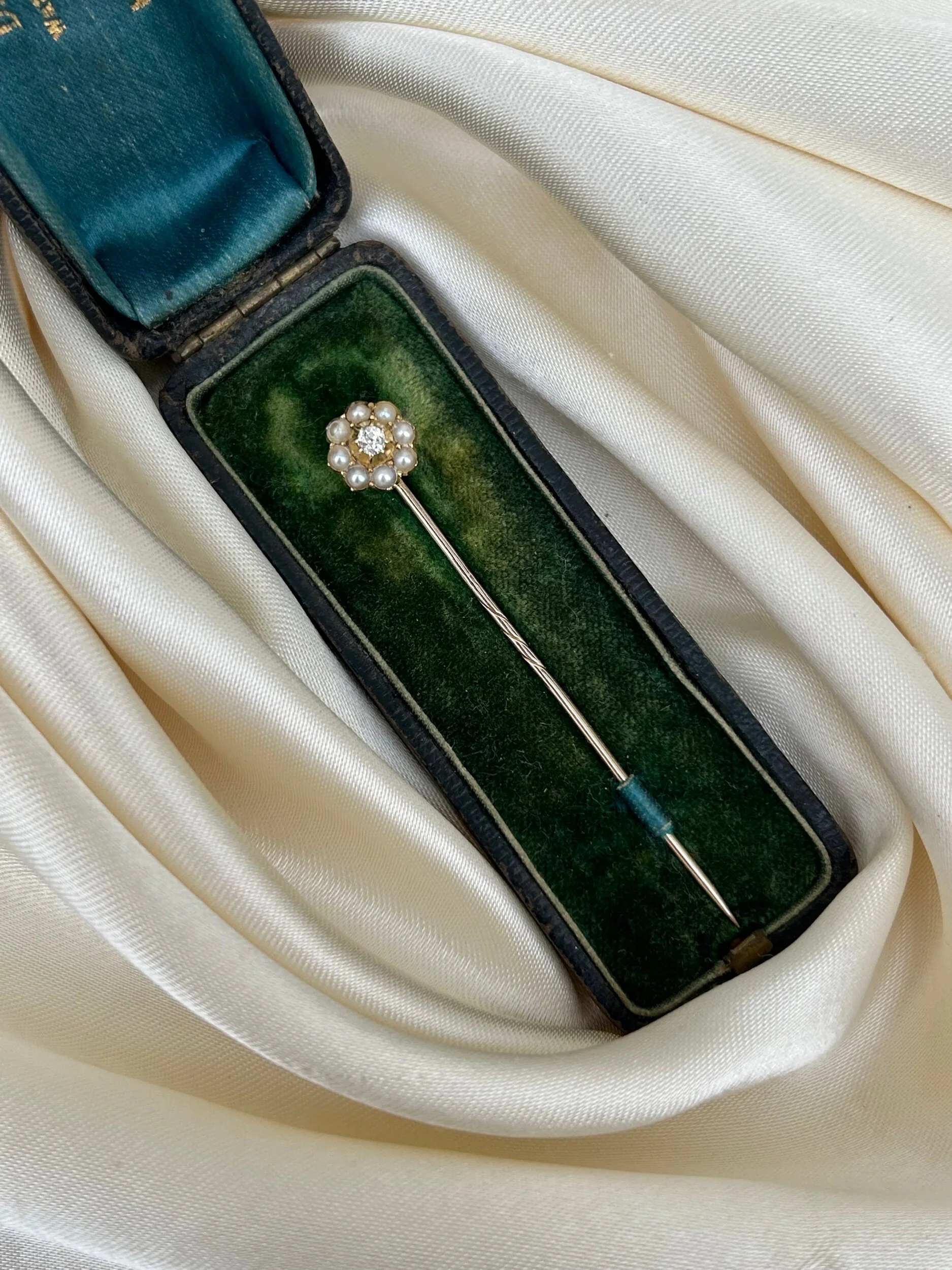 CFCE12DD-6222-43DE-9705-43241F8FBBE0