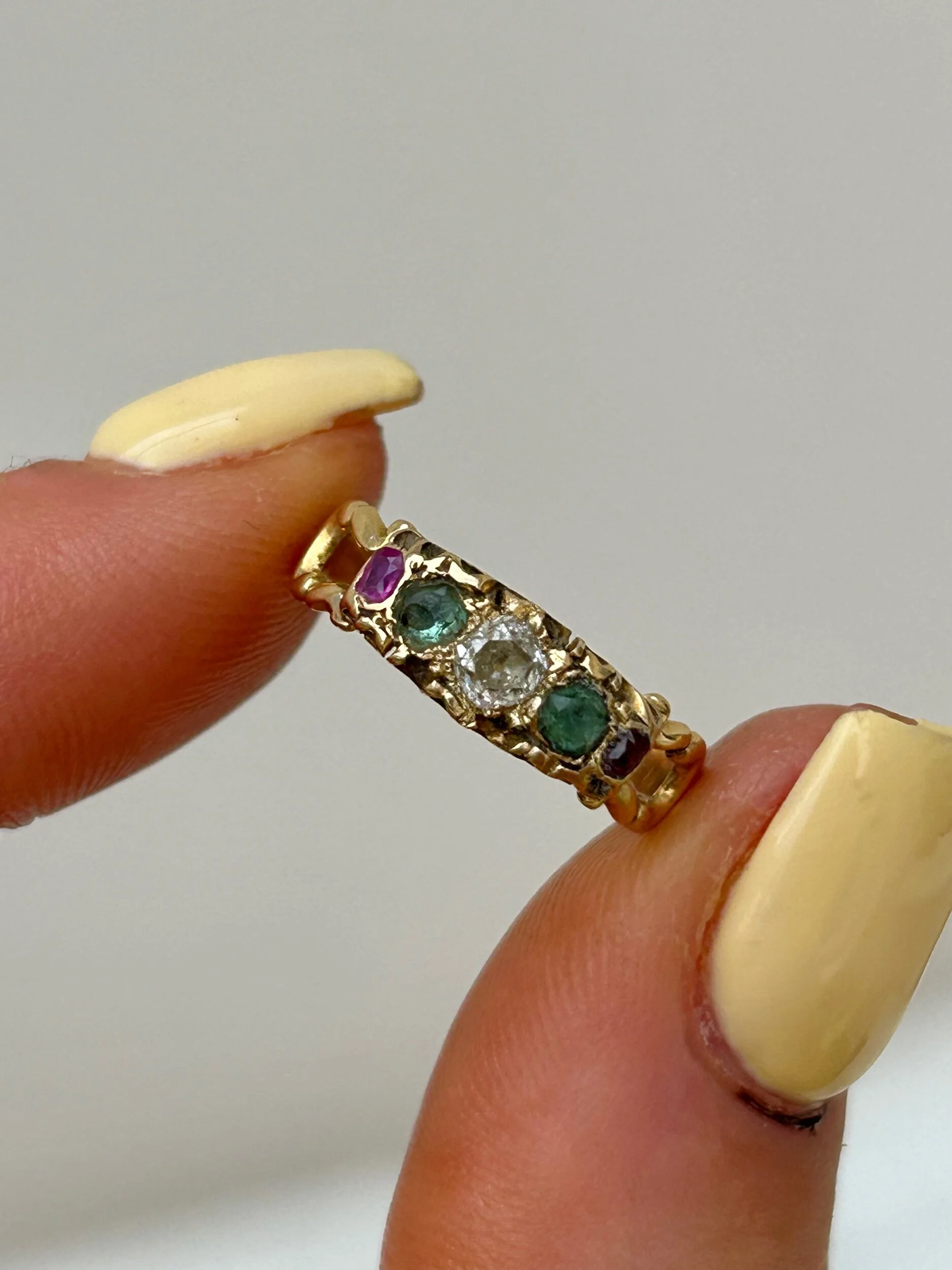 DDA19A26-CD14-44E3-A12E-3443FC67DB3D