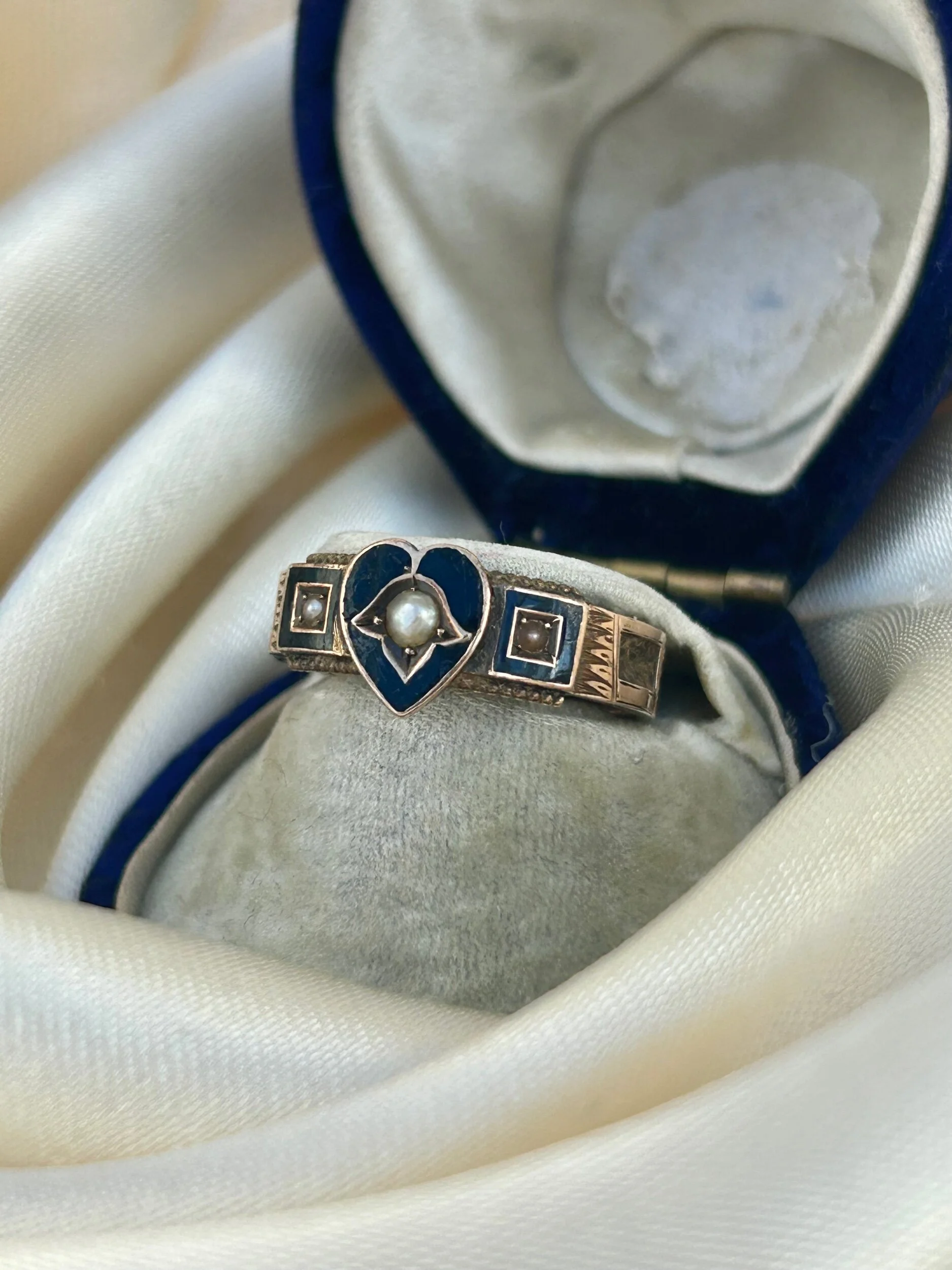 4D8E40BF-1C83-4640-B77E-D98FC7ED8A44