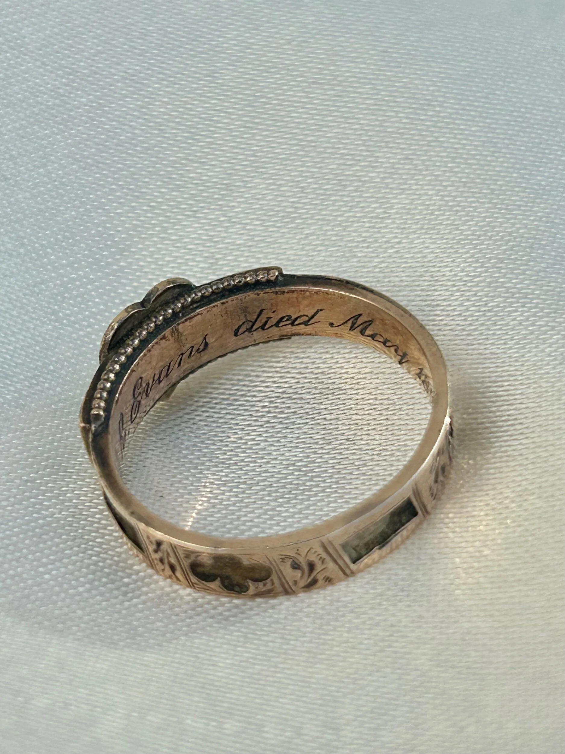 E17605AC-1B31-46F4-988D-A85A5CF436AD