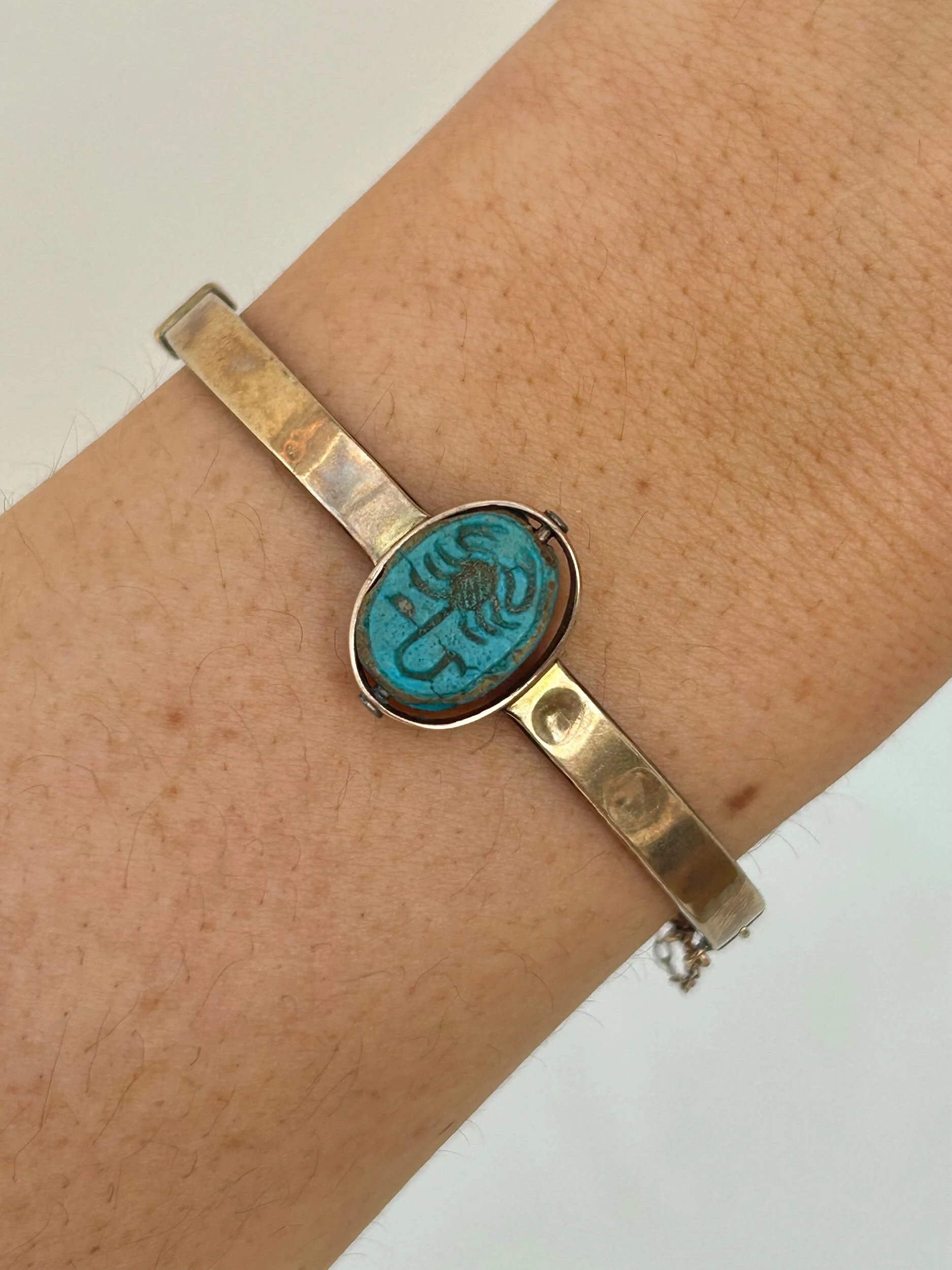 934C8054-0CEA-4240-AFC8-D94FB42C165E